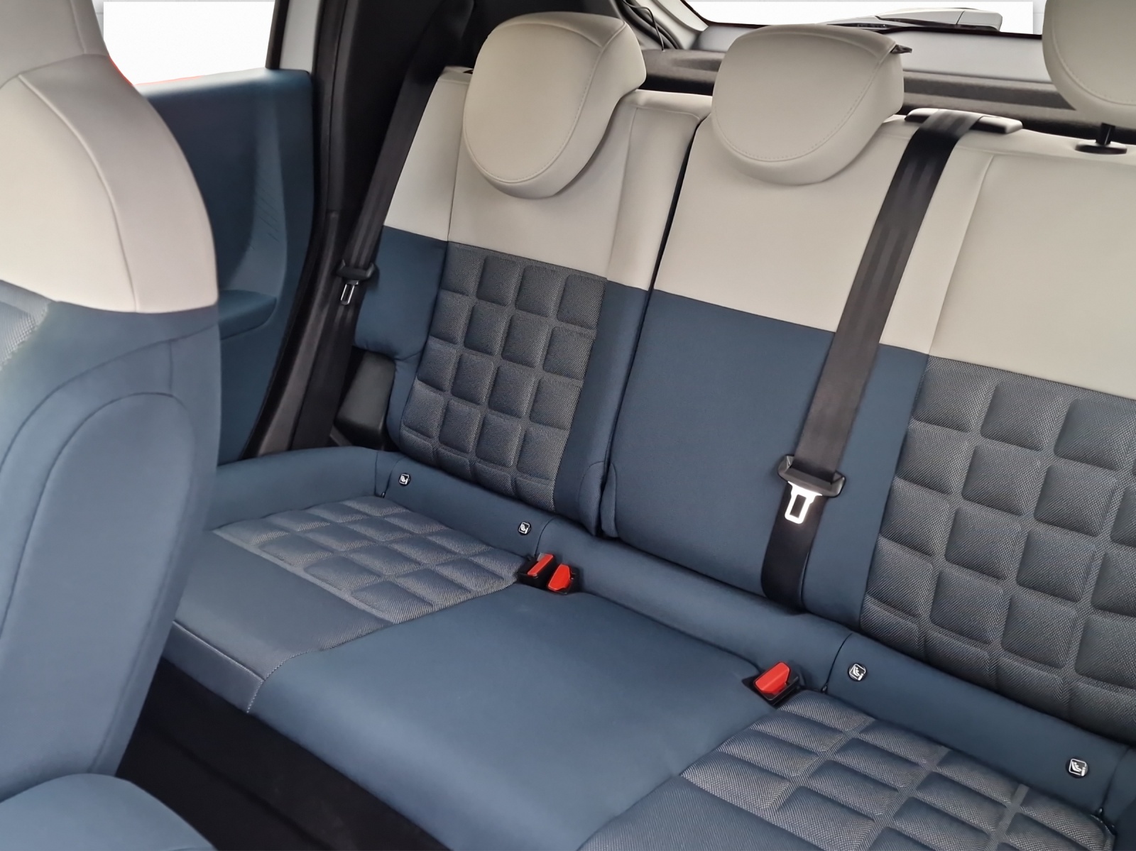 FIAT Grande Panda 1.2 Hybrid La Prima-image-11