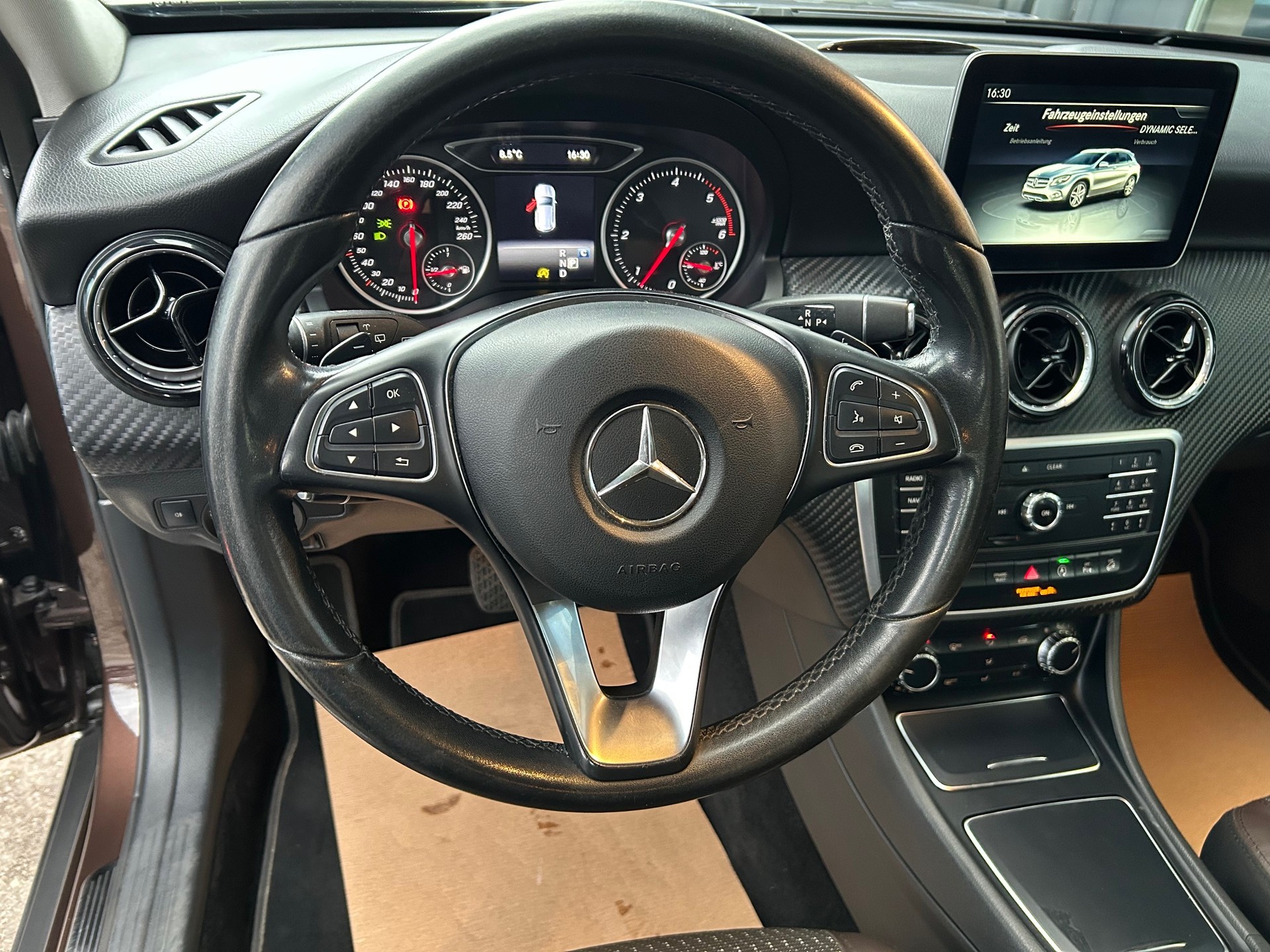 MERCEDES-BENZ GLA 200 d Swiss Star Edition 4Matic 7G-DCT-image-10
