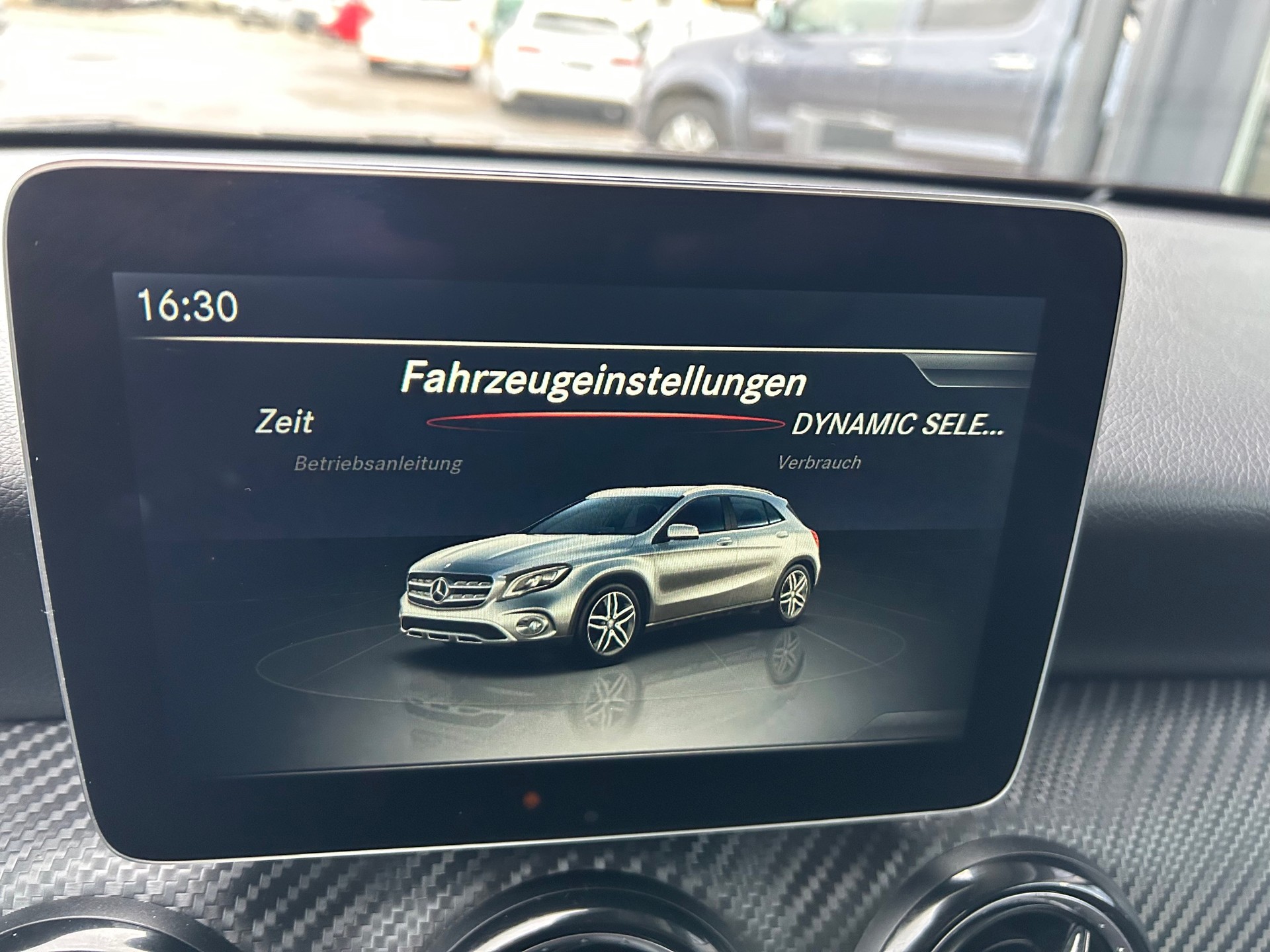 MERCEDES-BENZ GLA 200 d Swiss Star Edition 4Matic 7G-DCT-image-12