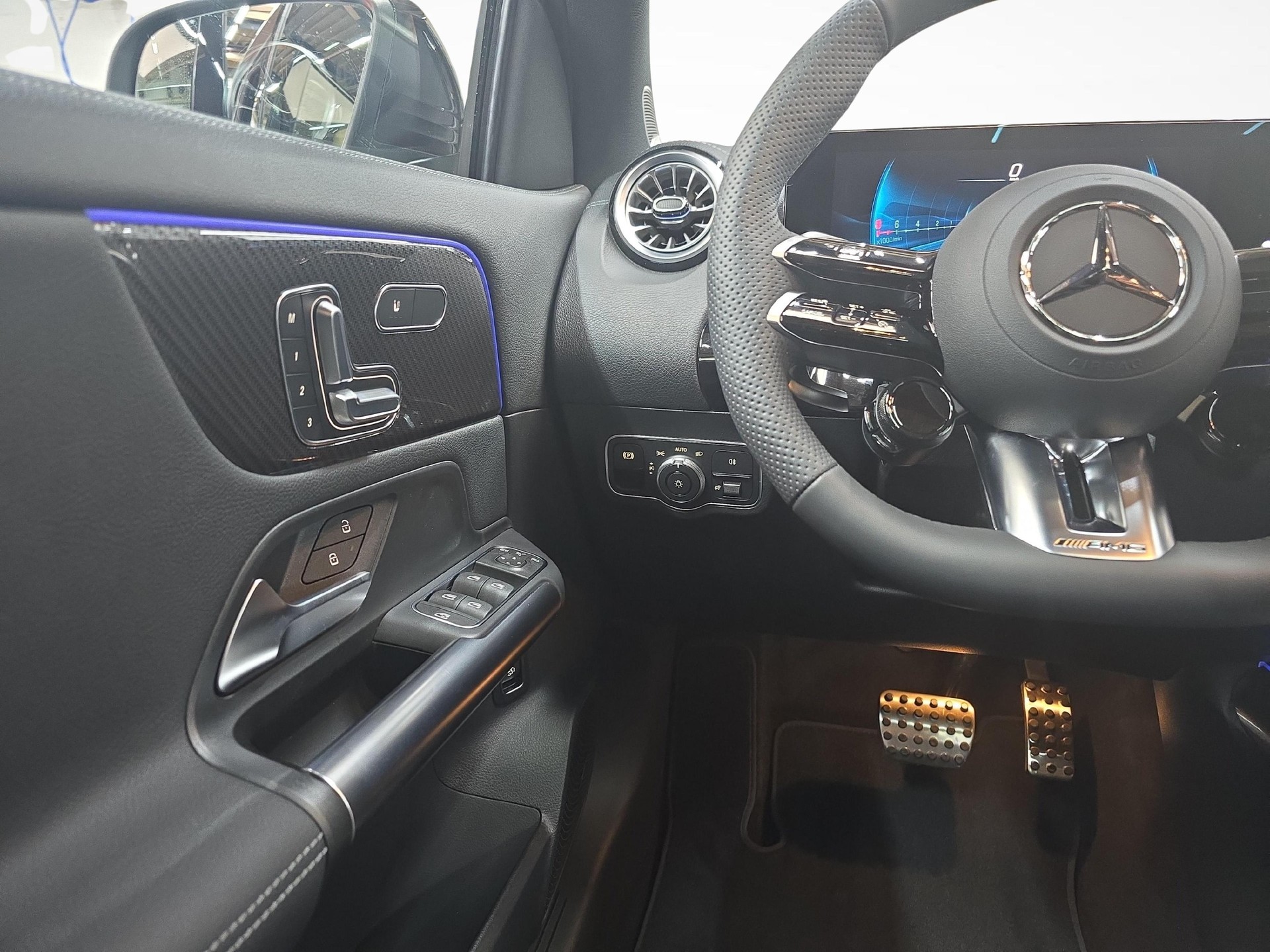 MERCEDES-BENZ AMG GLA 35 4MATIC-image-8