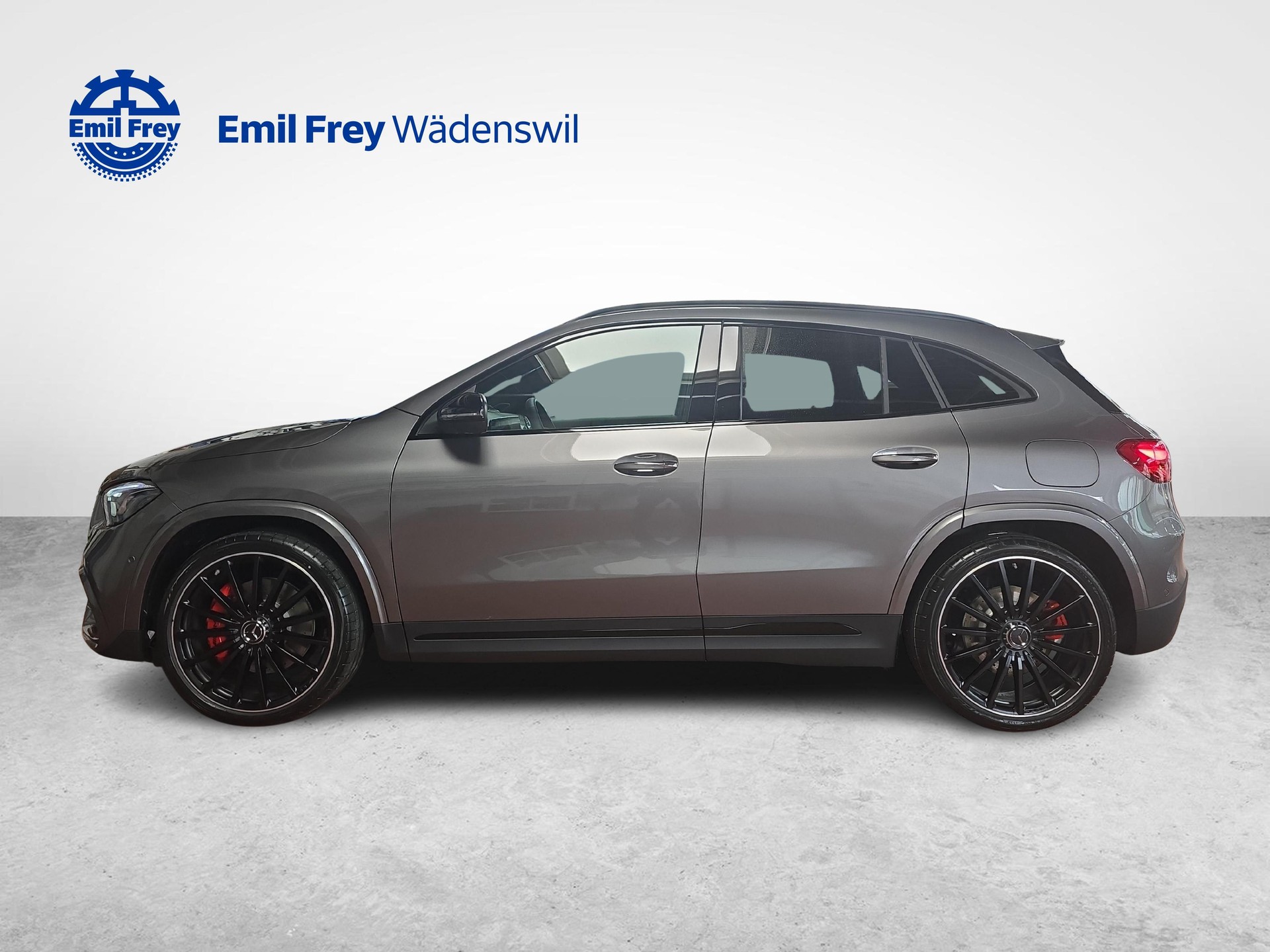 MERCEDES-BENZ AMG GLA 35 4MATIC-showroom-element-1