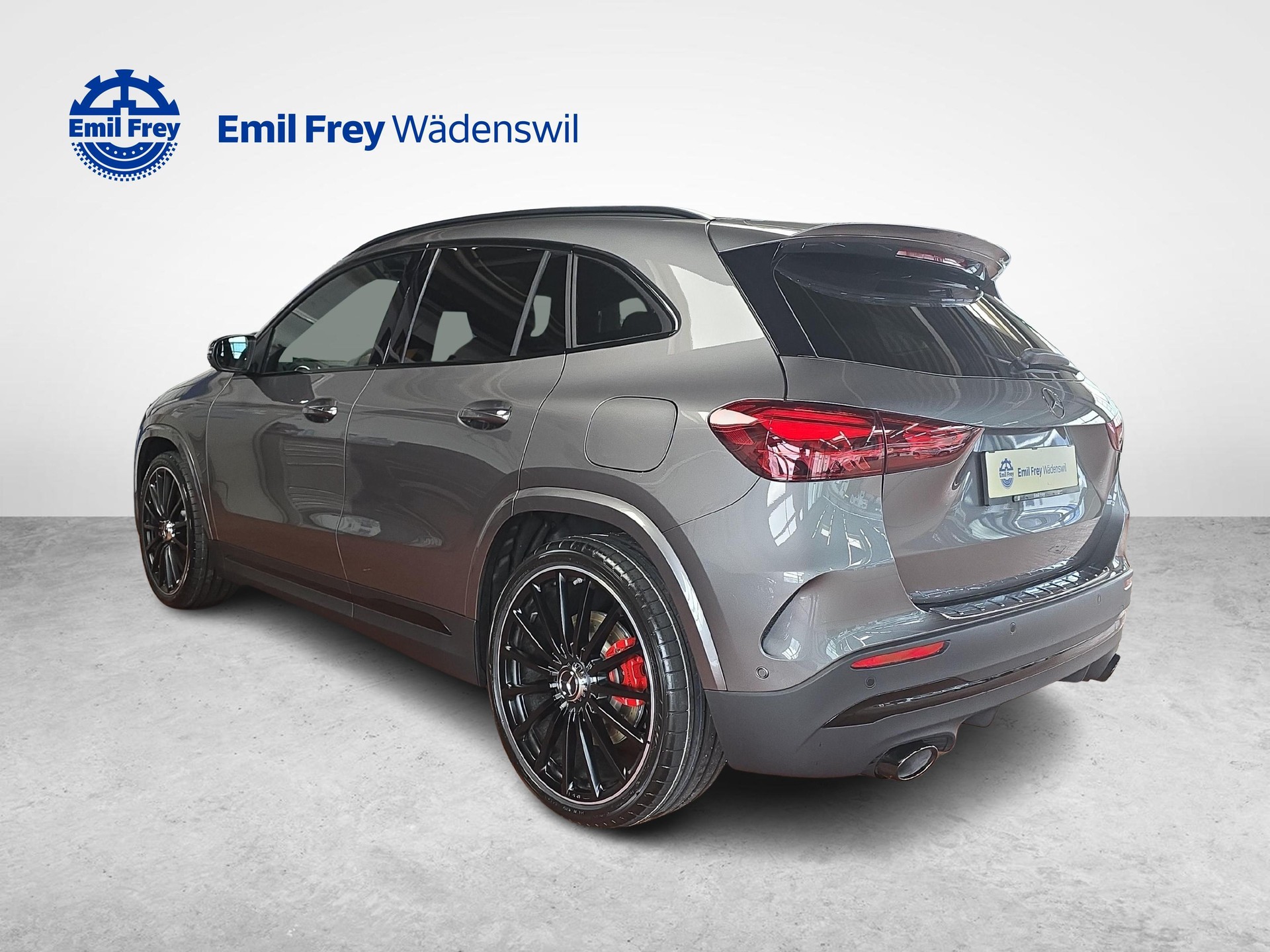 MERCEDES-BENZ AMG GLA 35 4MATIC-showroom-element-2