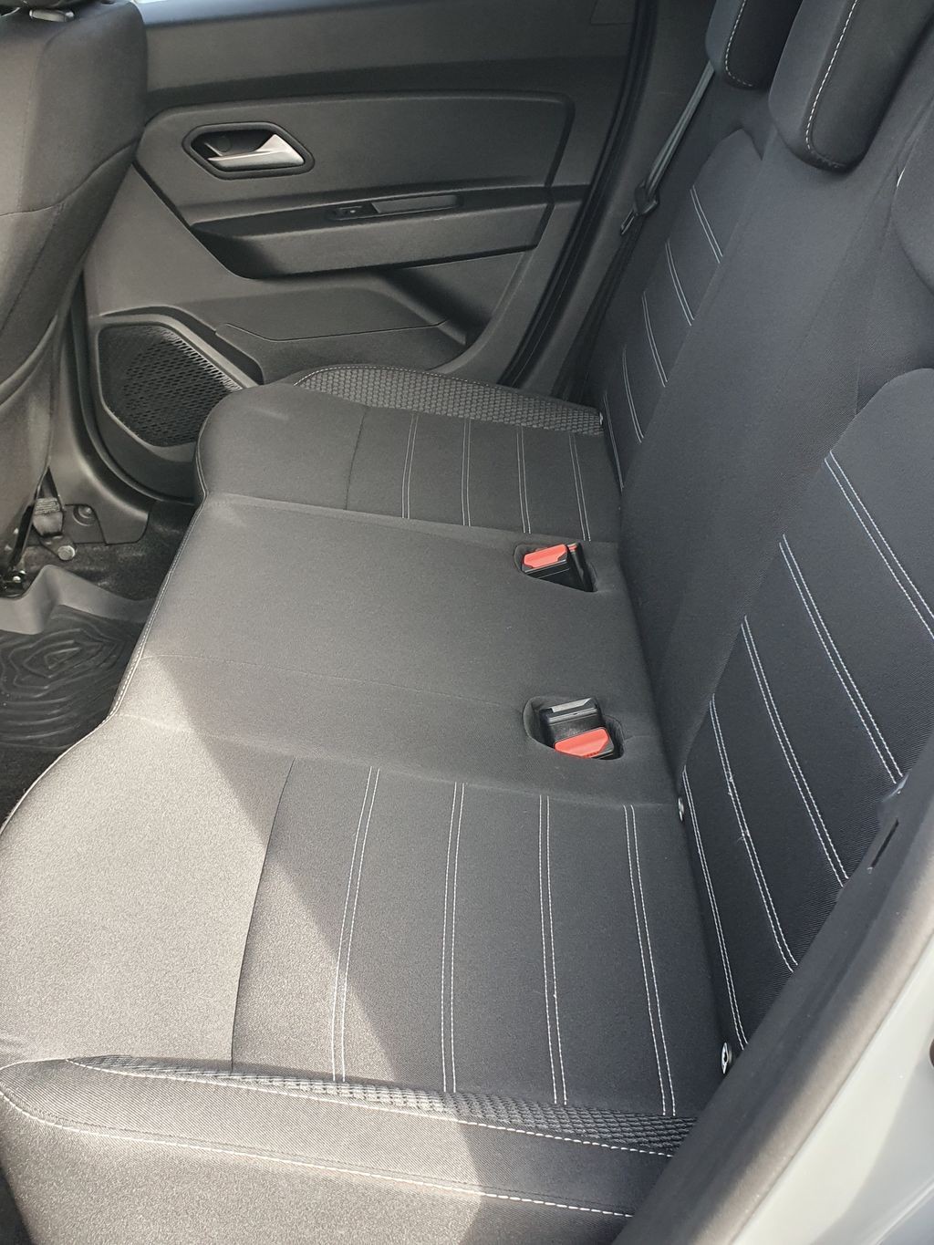 DACIA Duster TCe 150 Journey+ 4x4-image-10