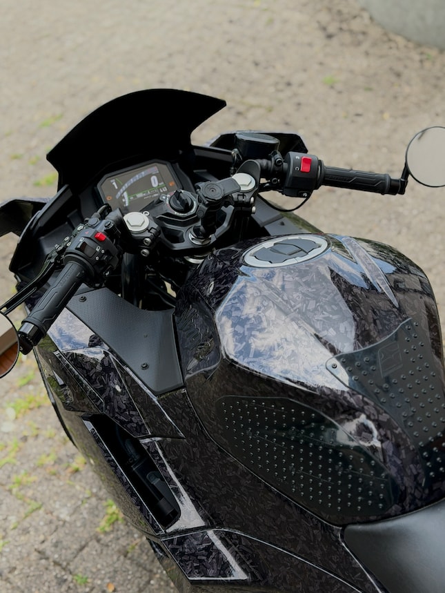 KAWASAKI Ninja 500 SE ABS - Carbon Edition-image-5