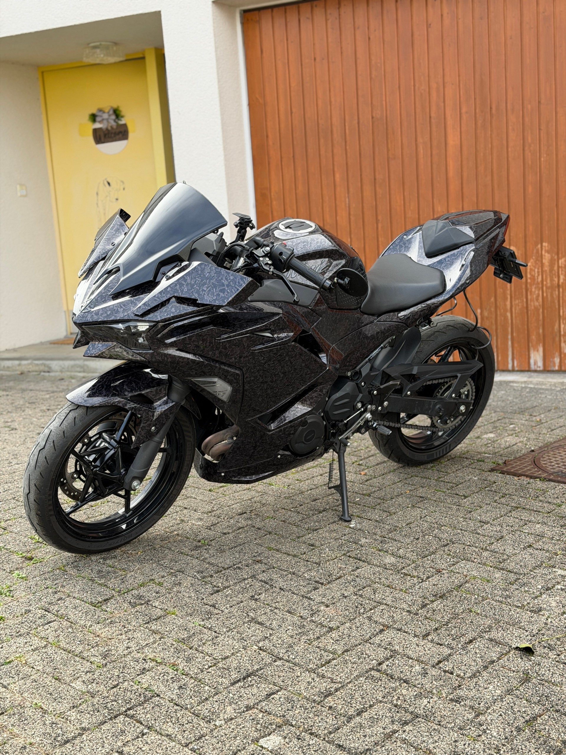 KAWASAKI Ninja 500 SE ABS - Carbon Edition-image-5