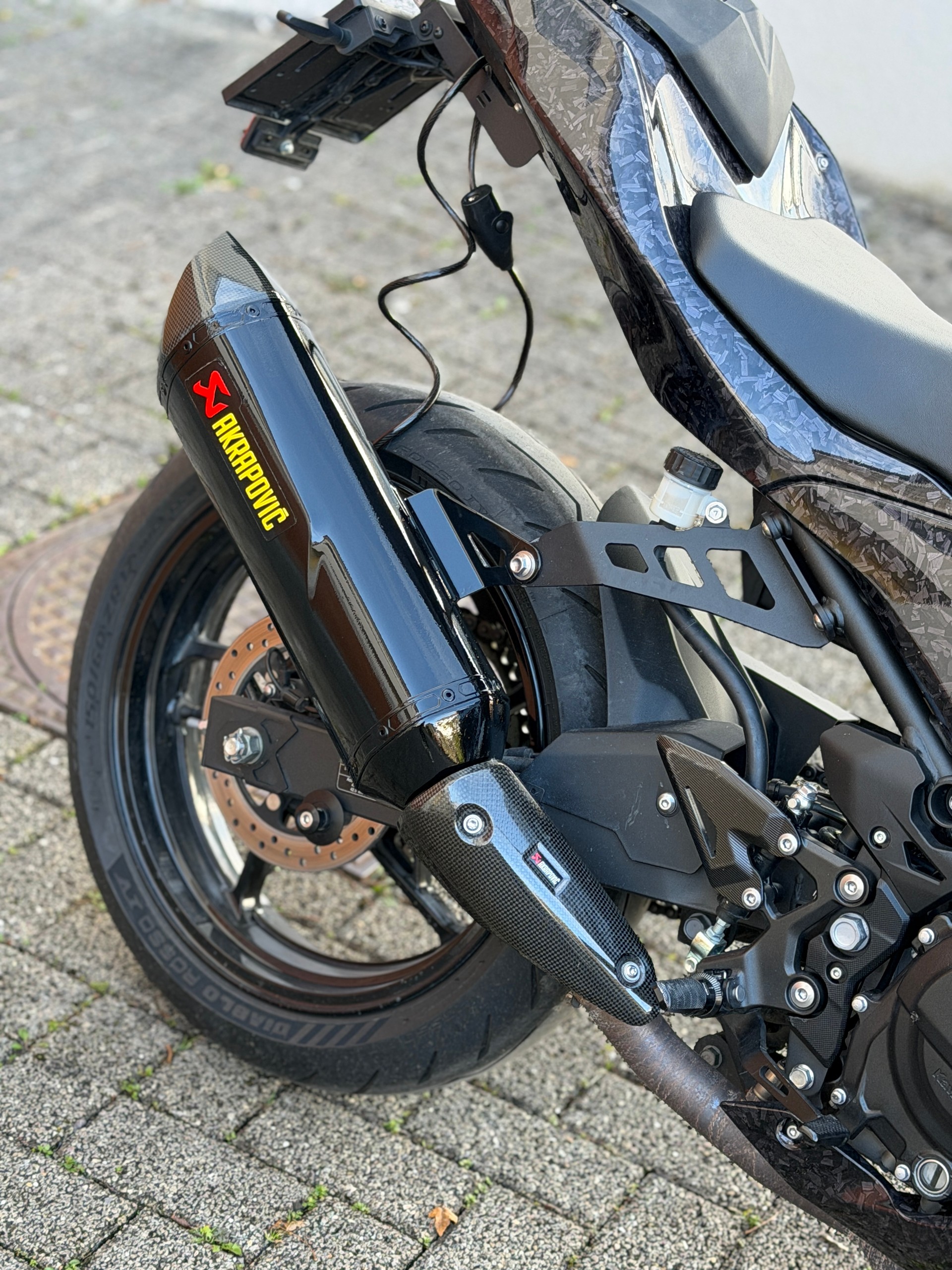 KAWASAKI Ninja 500 SE ABS - Carbon Edition-image-2