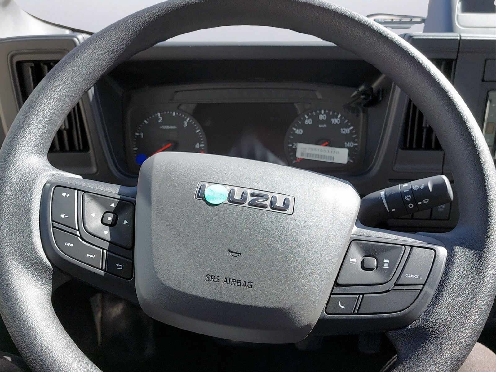 ISUZU M21 Kab.-Ch. E DR 1.9 Ddi TT-image-10