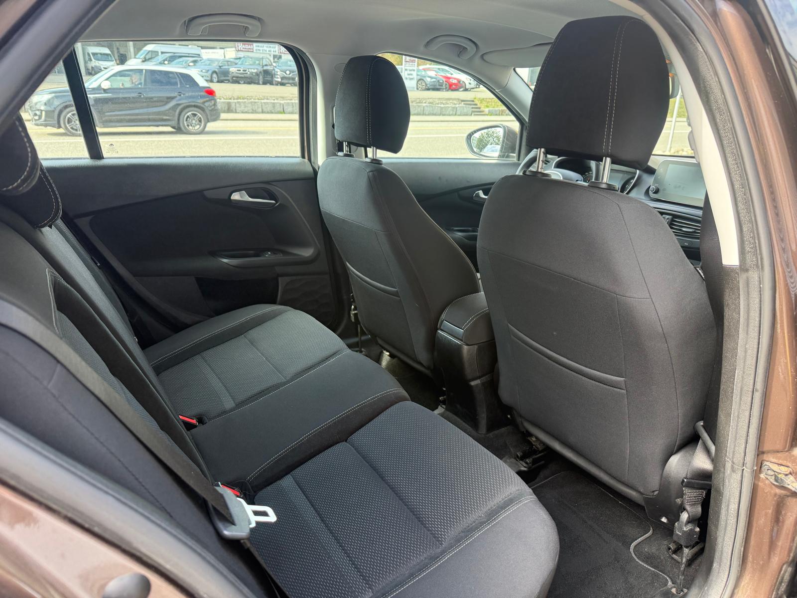 FIAT Tipo 1.6MJ Station Wagon Lounge DCT-image-9