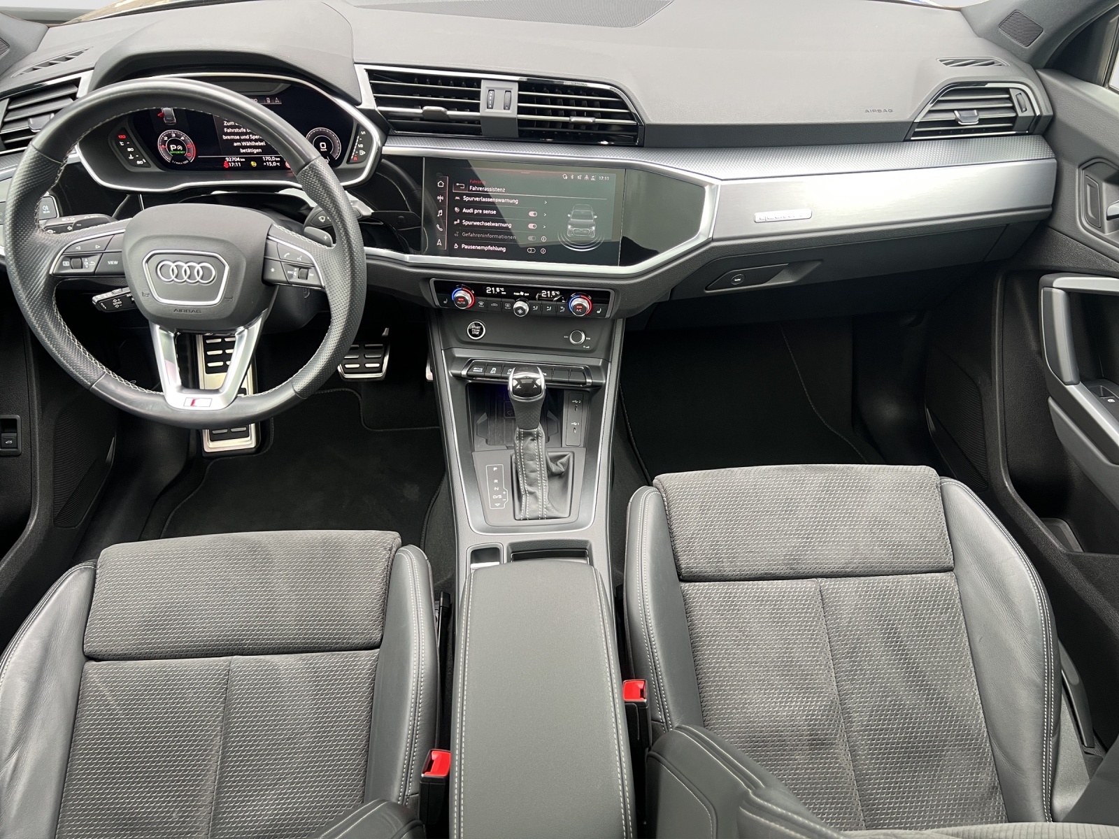 AUDI Q3 Sportback 2.0 35 TDI S line quattro S-Tronic-image-8