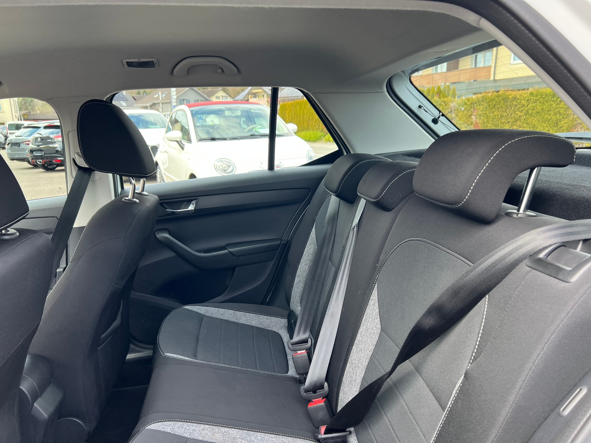 SKODA Fabia 1.0 TSI Drive-image-19