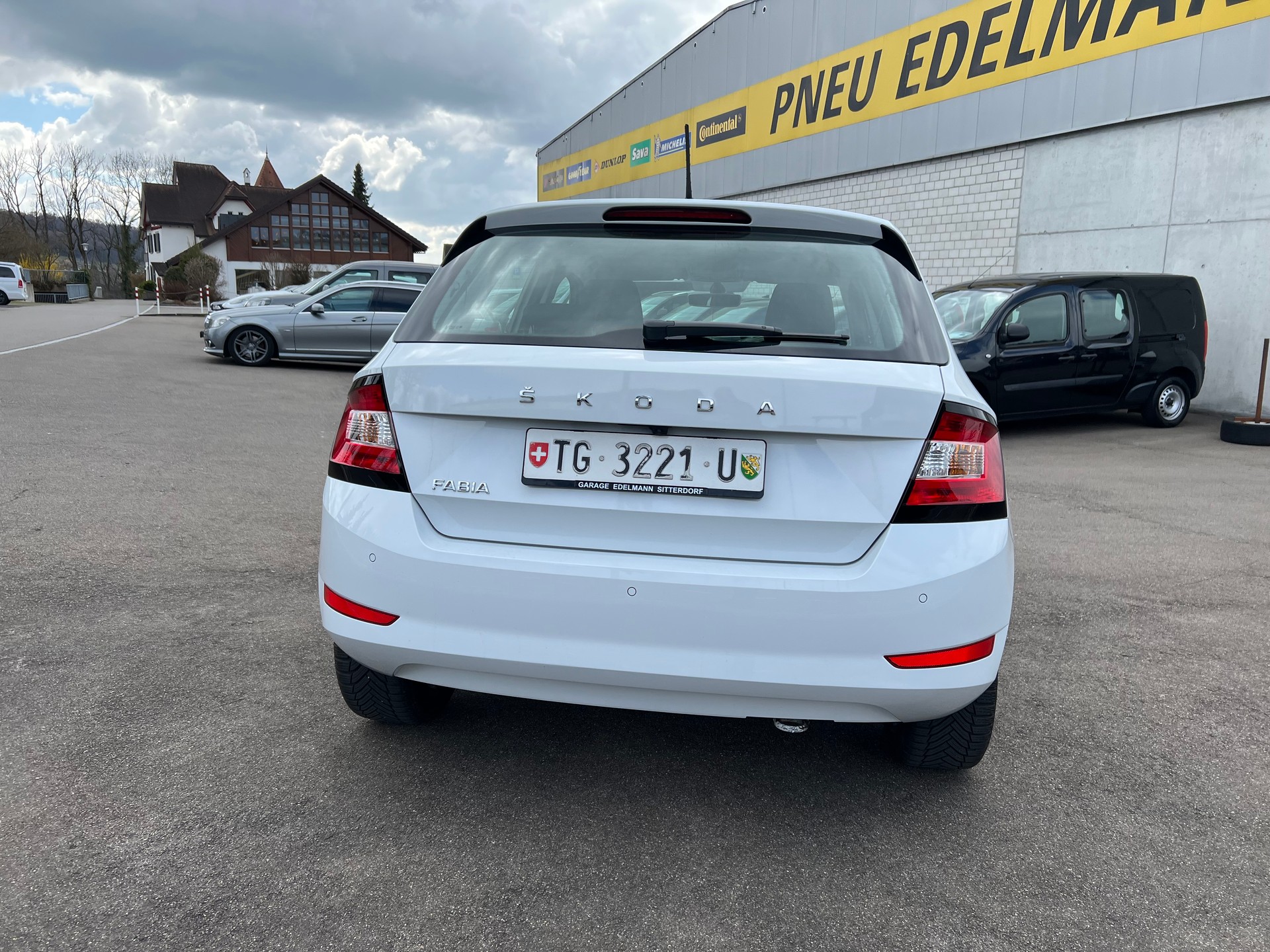 SKODA Fabia 1.0 TSI Drive-image-6