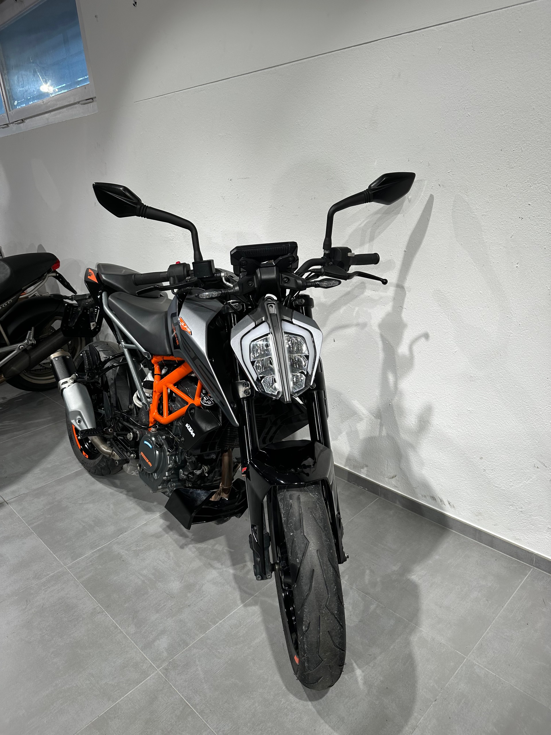 KTM 125 Duke-image-1