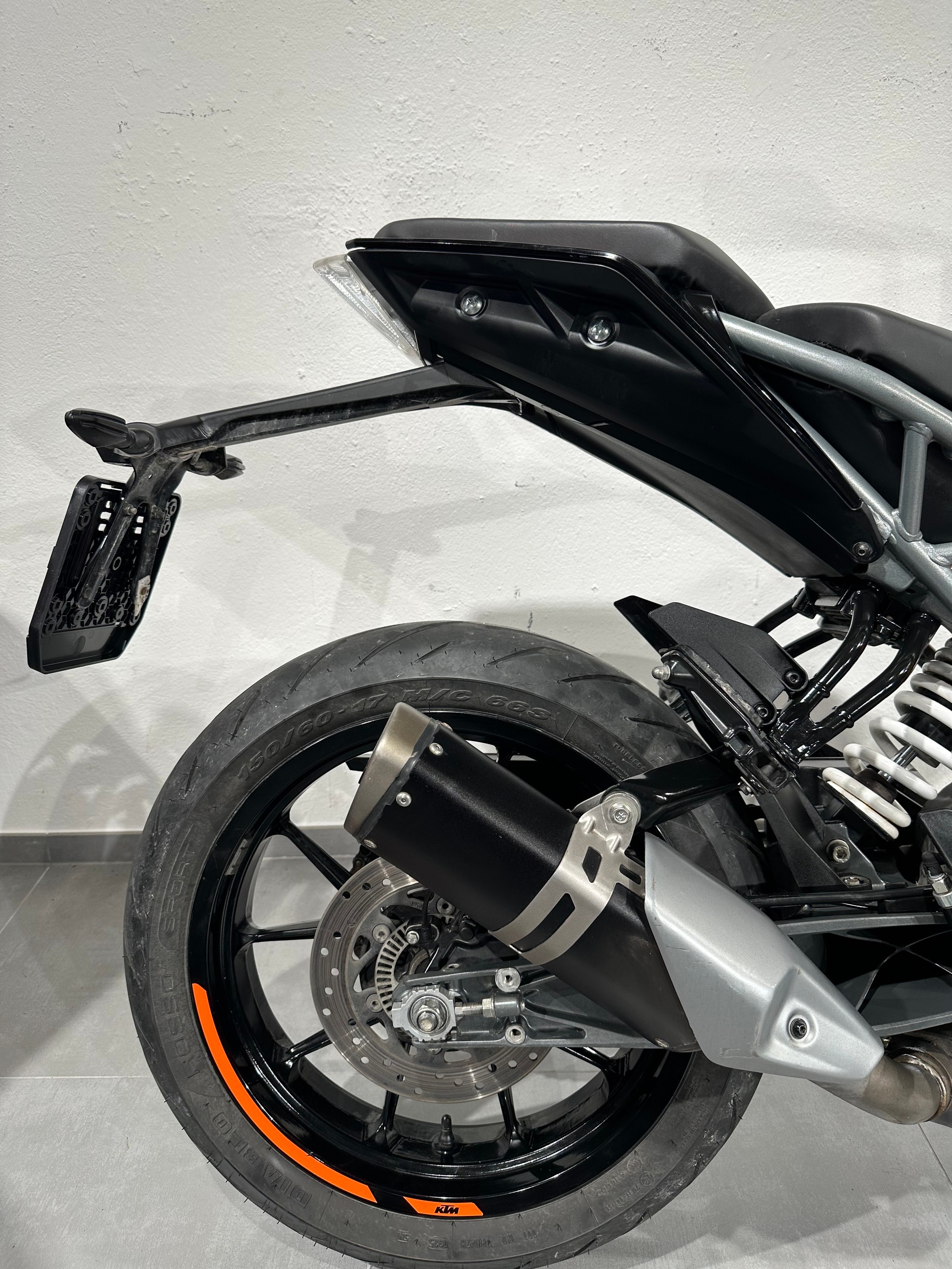 KTM 125 Duke-image-4