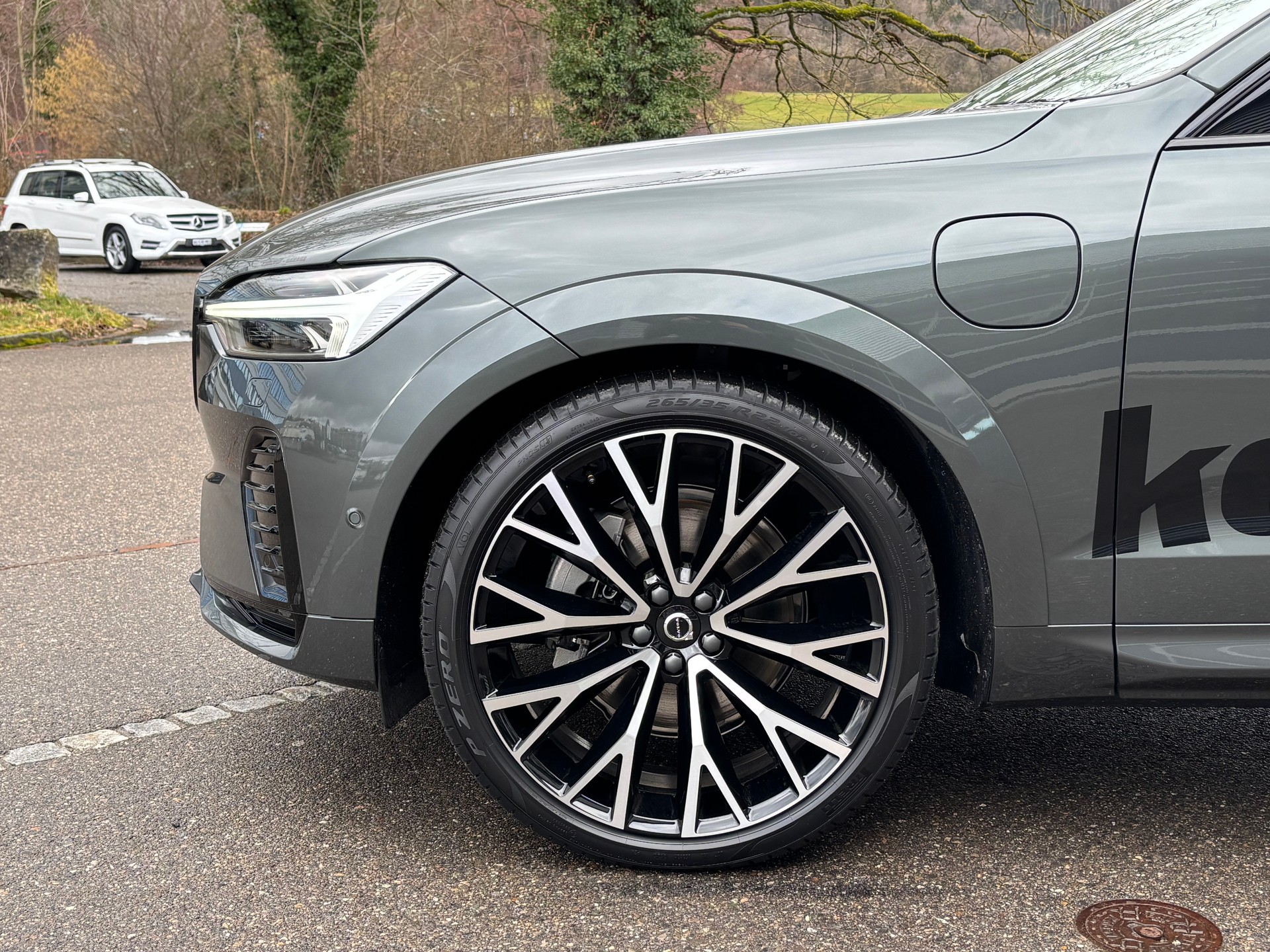 VOLVO XC60 2.0 T8 TE Ultra Dark eAWD-showroom-element-1