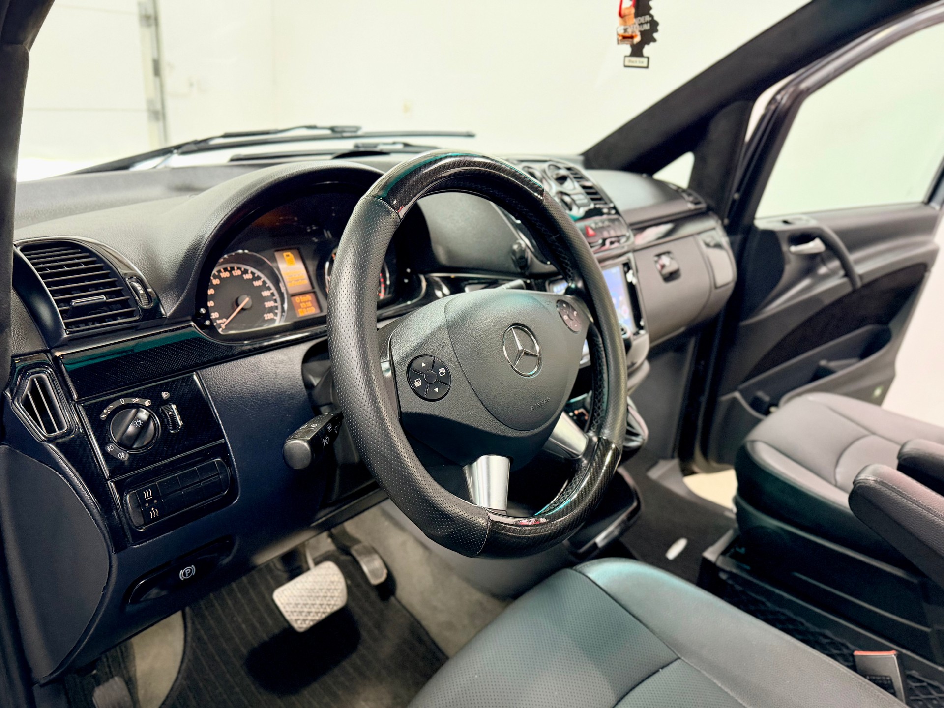 MERCEDES-BENZ Viano 3.0 CDI Blue Efficiency Ambiente EL A-image-6