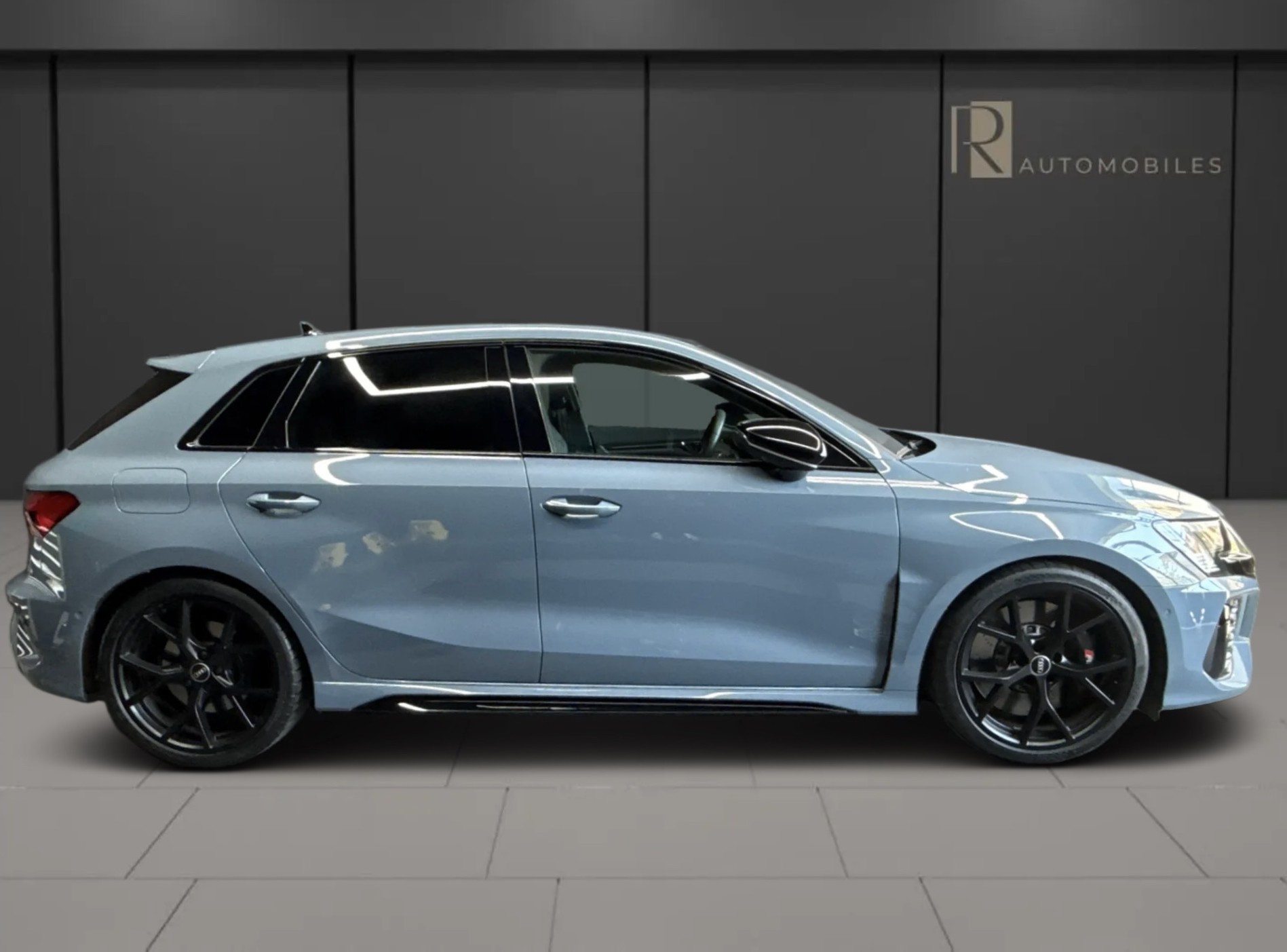 AUDI RS3 Sportback 2.5 TSI quattro S-tronic-showroom-element-1