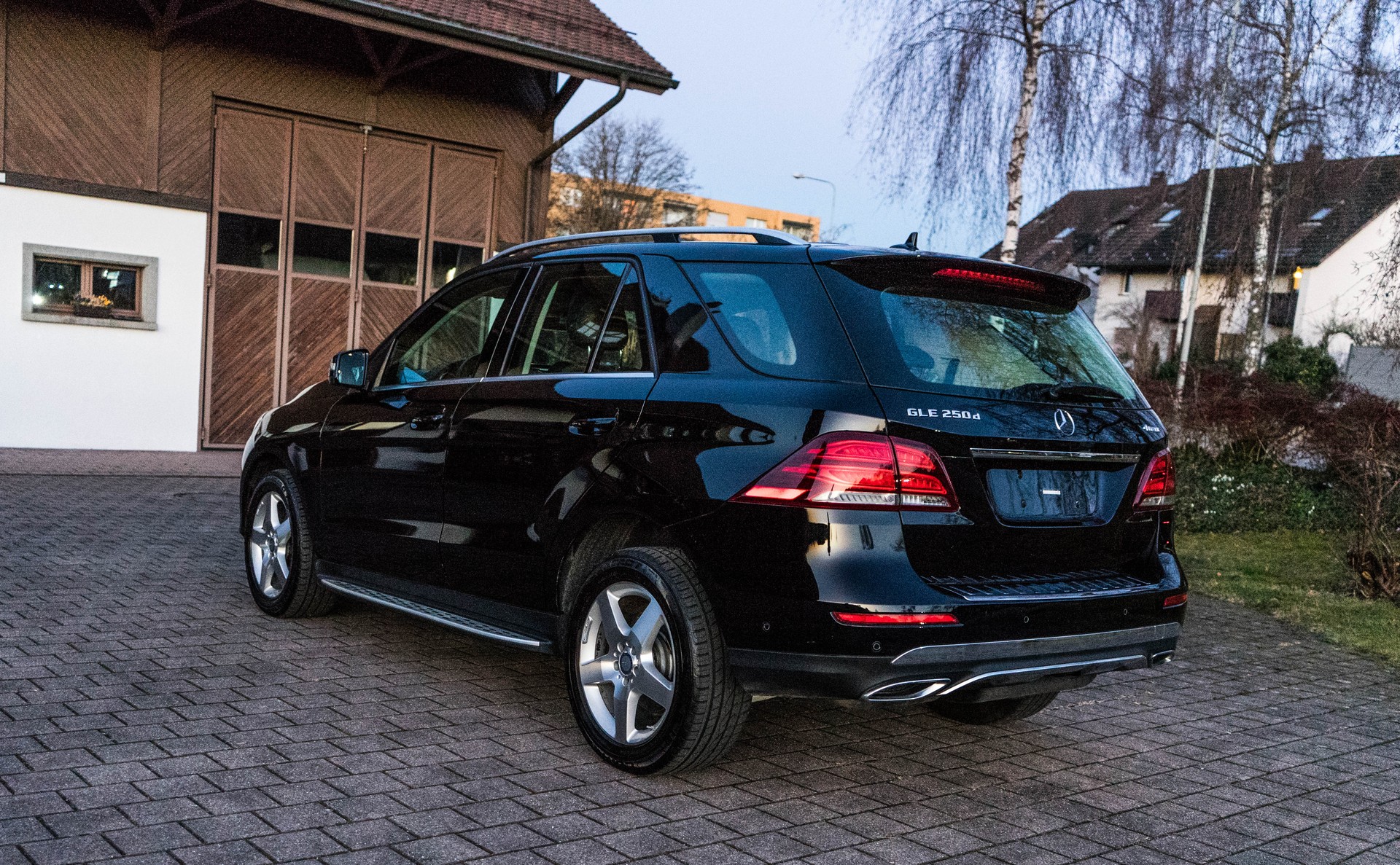 MERCEDES-BENZ GLE 250 d Executive 4Matic 9G-Tronic STANDHEIZUNG-image-5