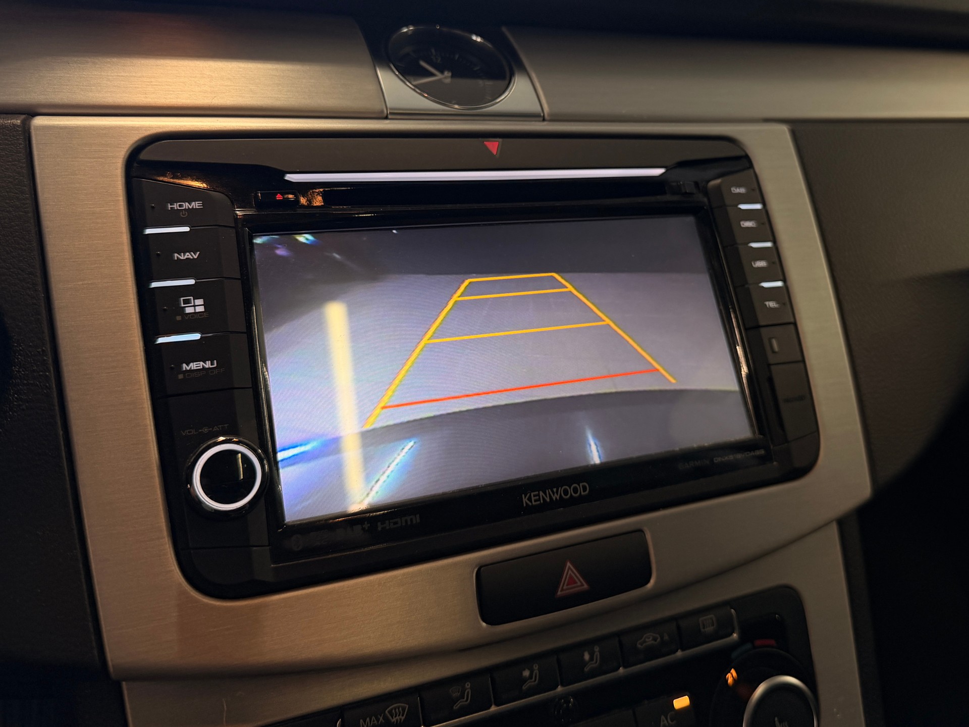 VW Passat Variant 2.0 TDI BMT Highline 4MDSG-image-19
