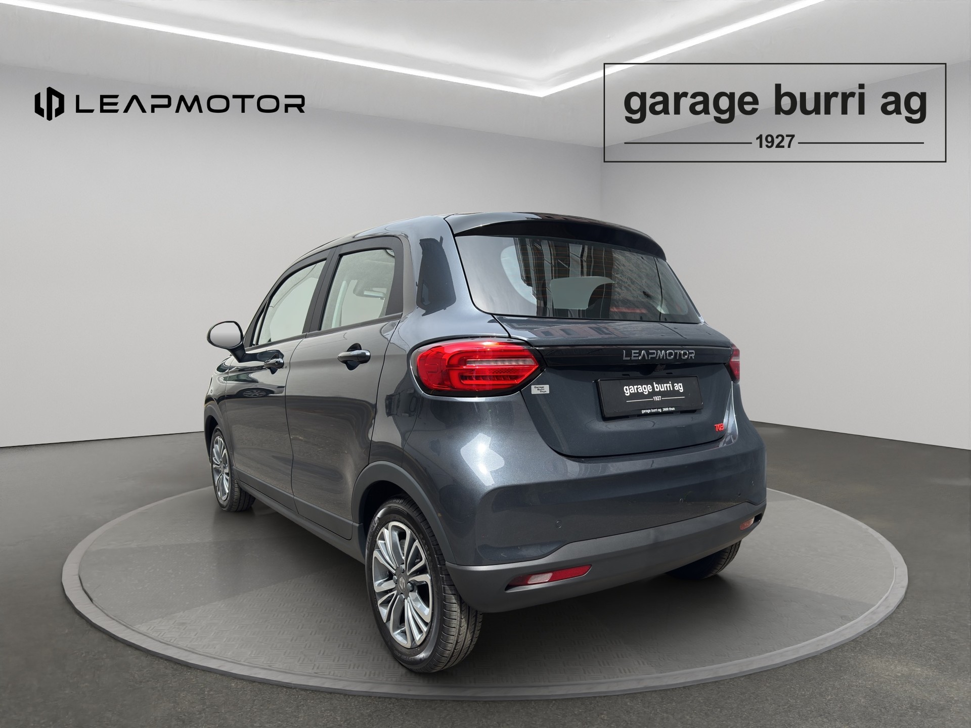 LEAPMOTOR T03 Electric-showroom-element-1
