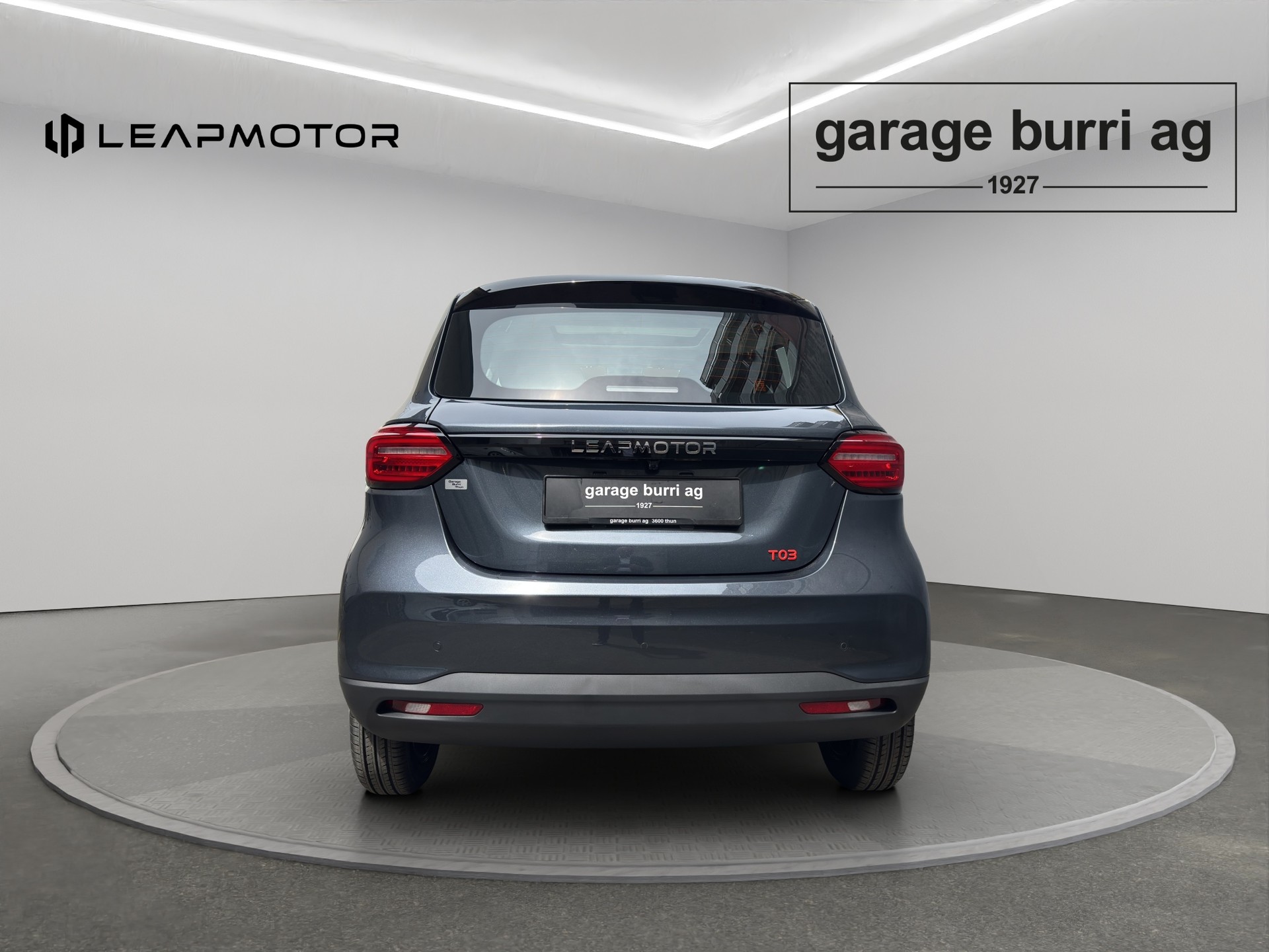 LEAPMOTOR T03 Electric-showroom-element-3