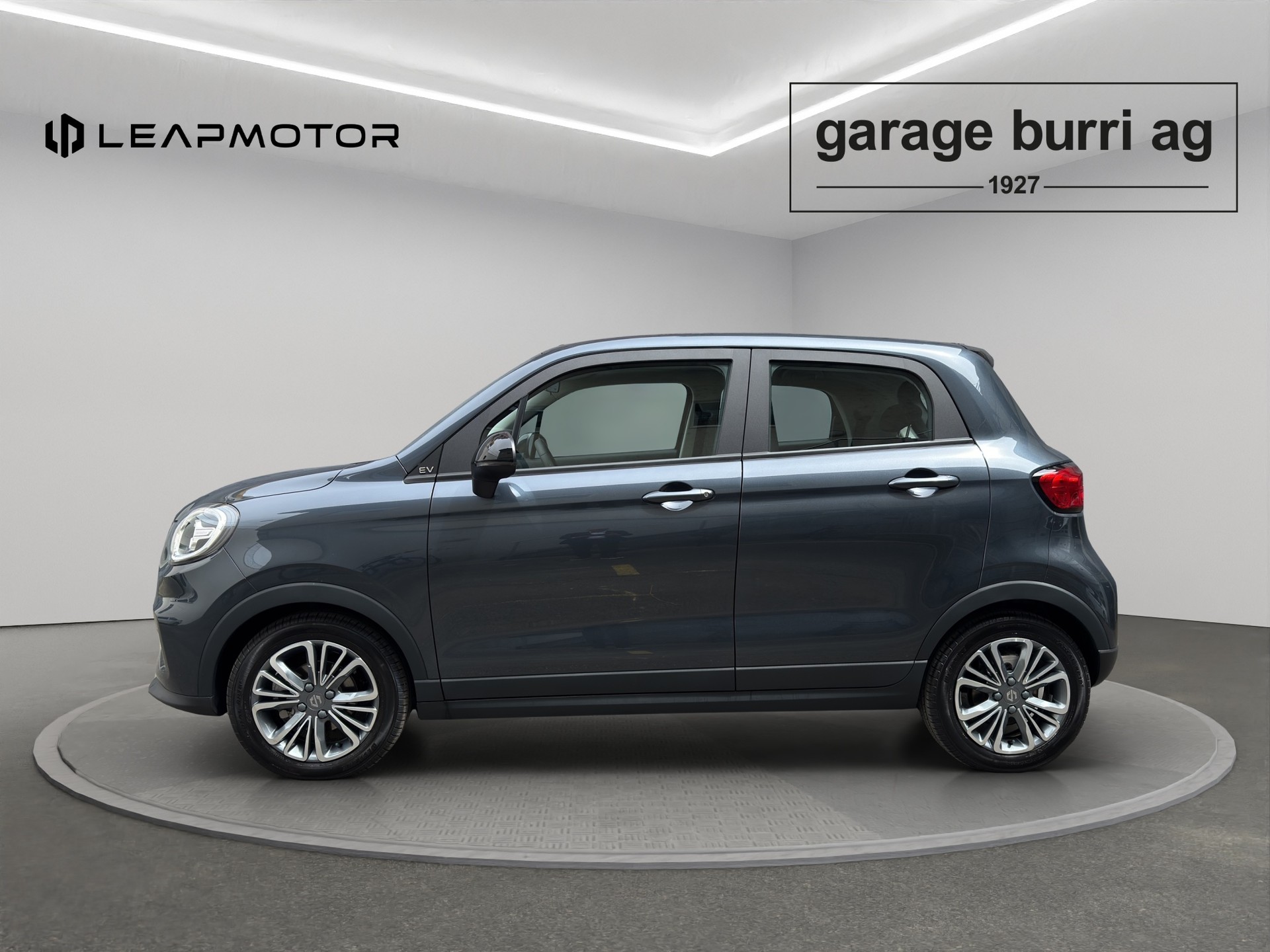 LEAPMOTOR T03 Electric-showroom-element-2