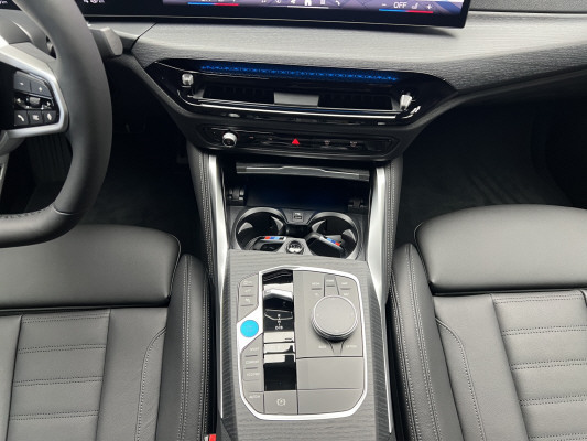 BMW i4 xDrive 40 M Sport Pro-image-11