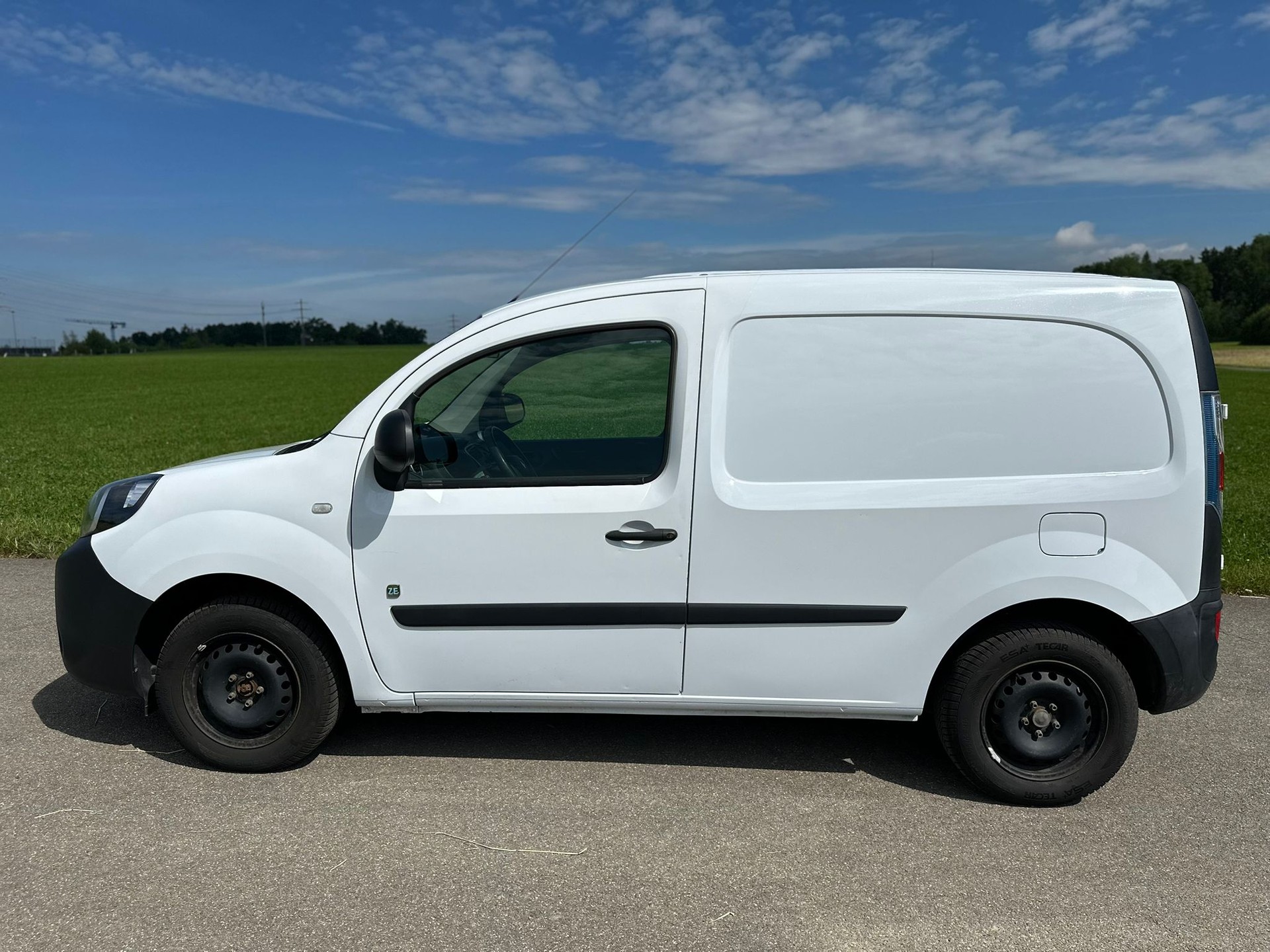 RENAULT Kangoo Z.E. Access-image-8