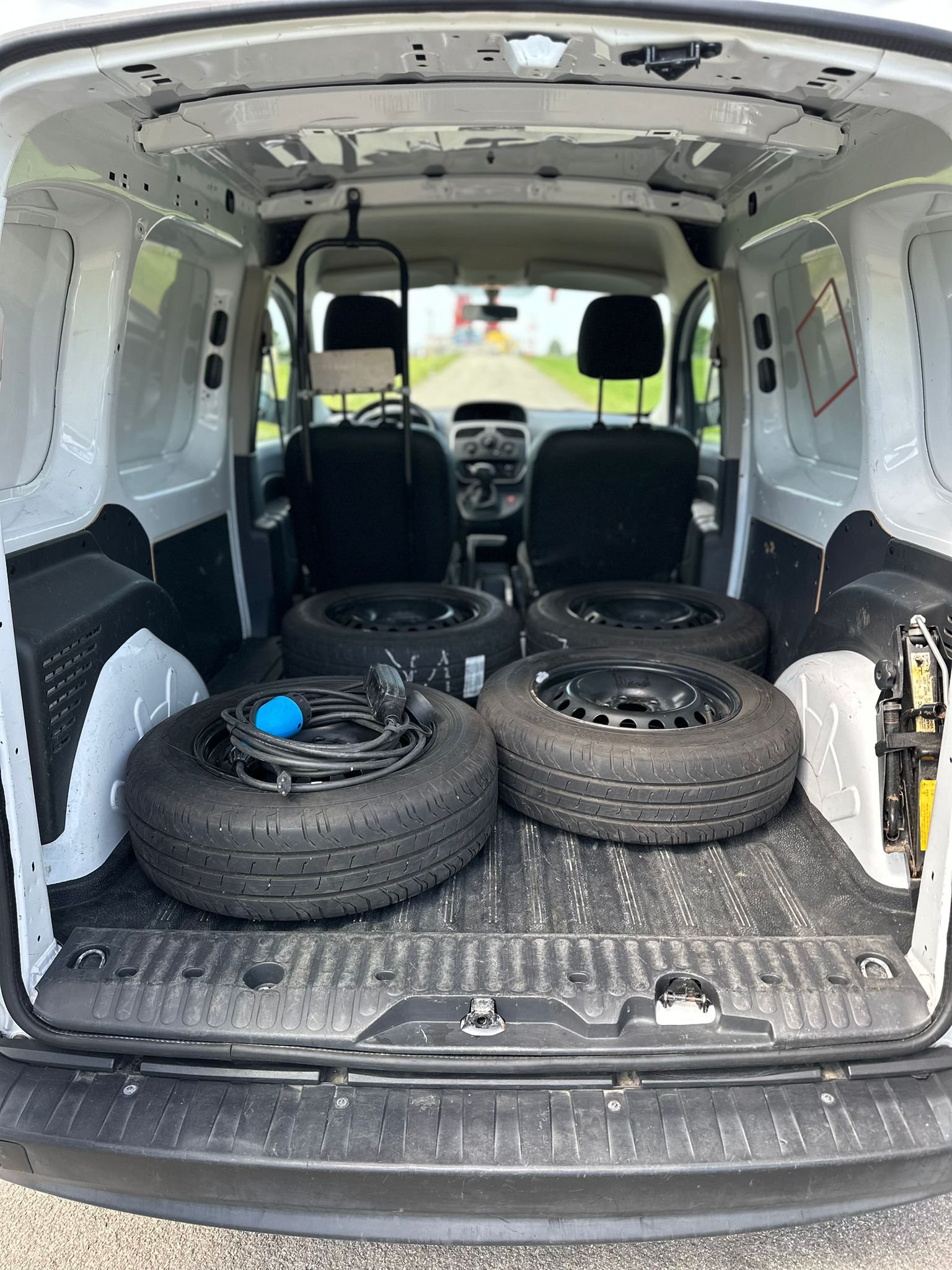 RENAULT Kangoo Z.E. Access-image-9