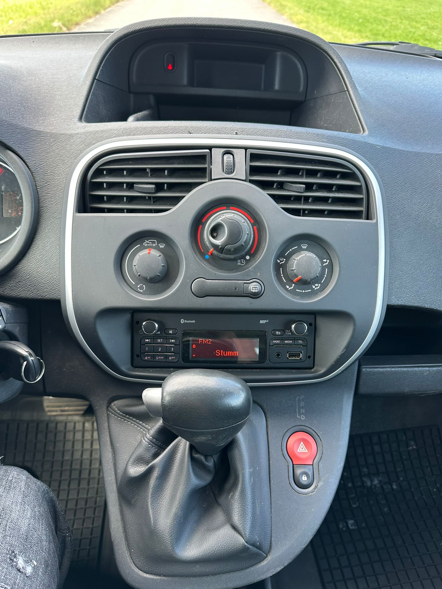RENAULT Kangoo Z.E. Access-image-15