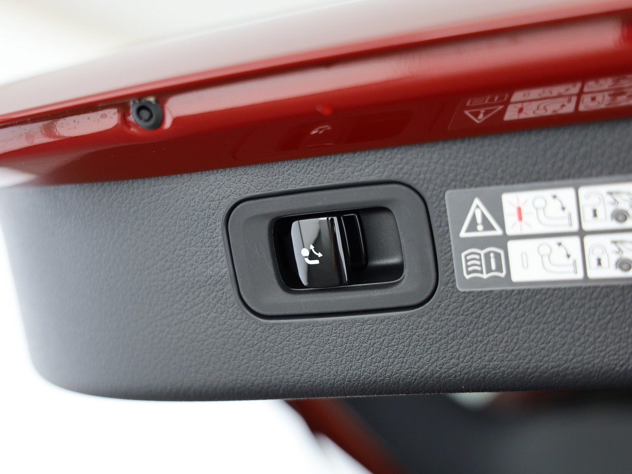 MERCEDES-BENZ C 220 d T 4 Matic-image-22