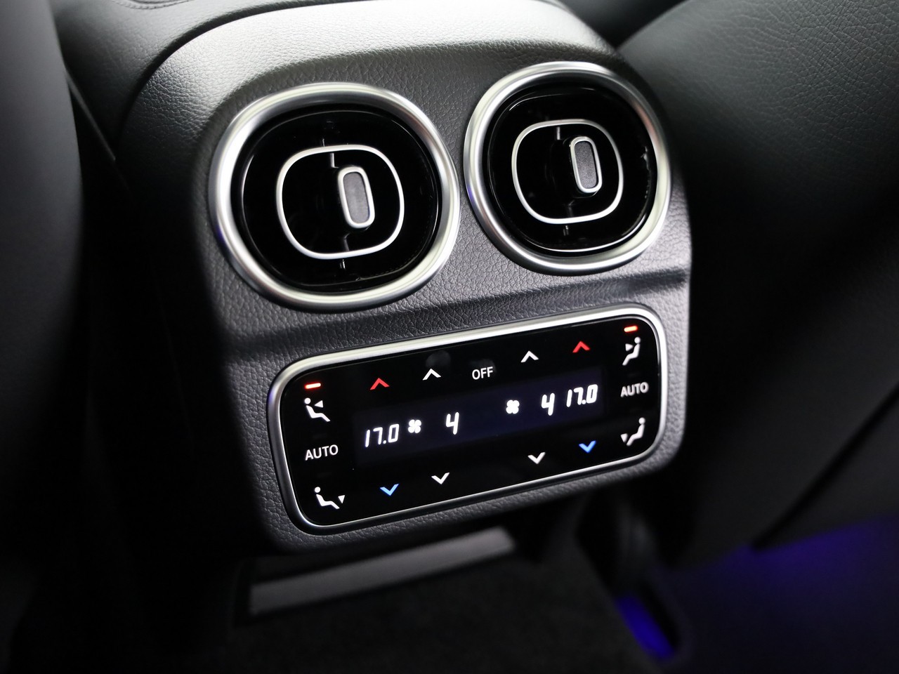 MERCEDES-BENZ C 220 d T 4 Matic-image-17