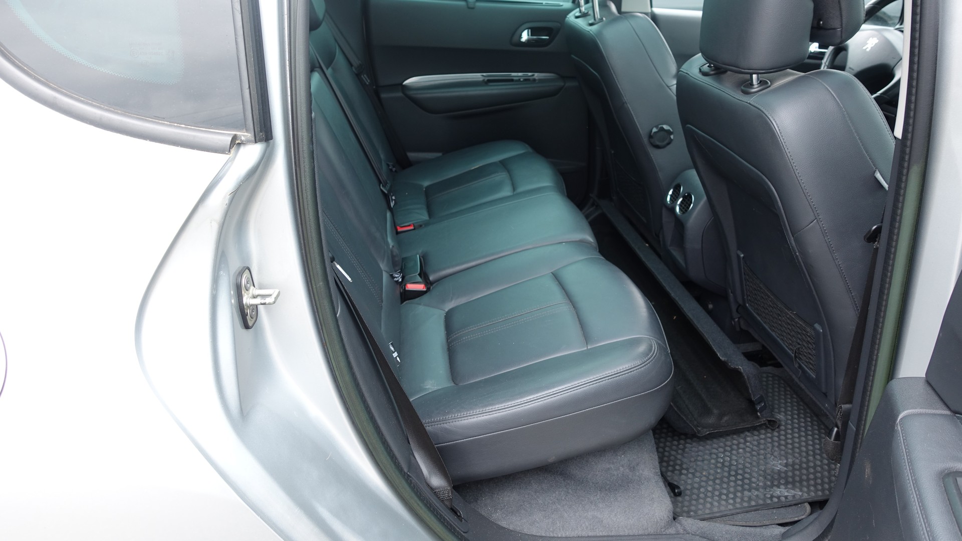 PEUGEOT 3008 1.6 16V T Style Tiptronic-image-10