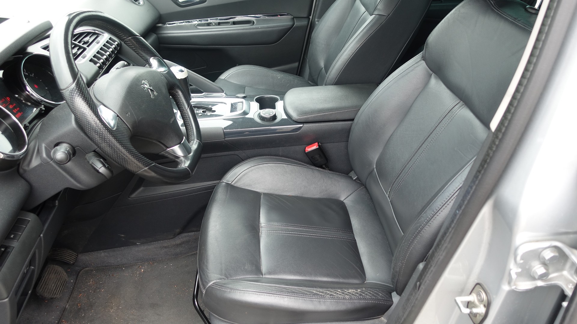 PEUGEOT 3008 1.6 16V T Style Tiptronic-image-6