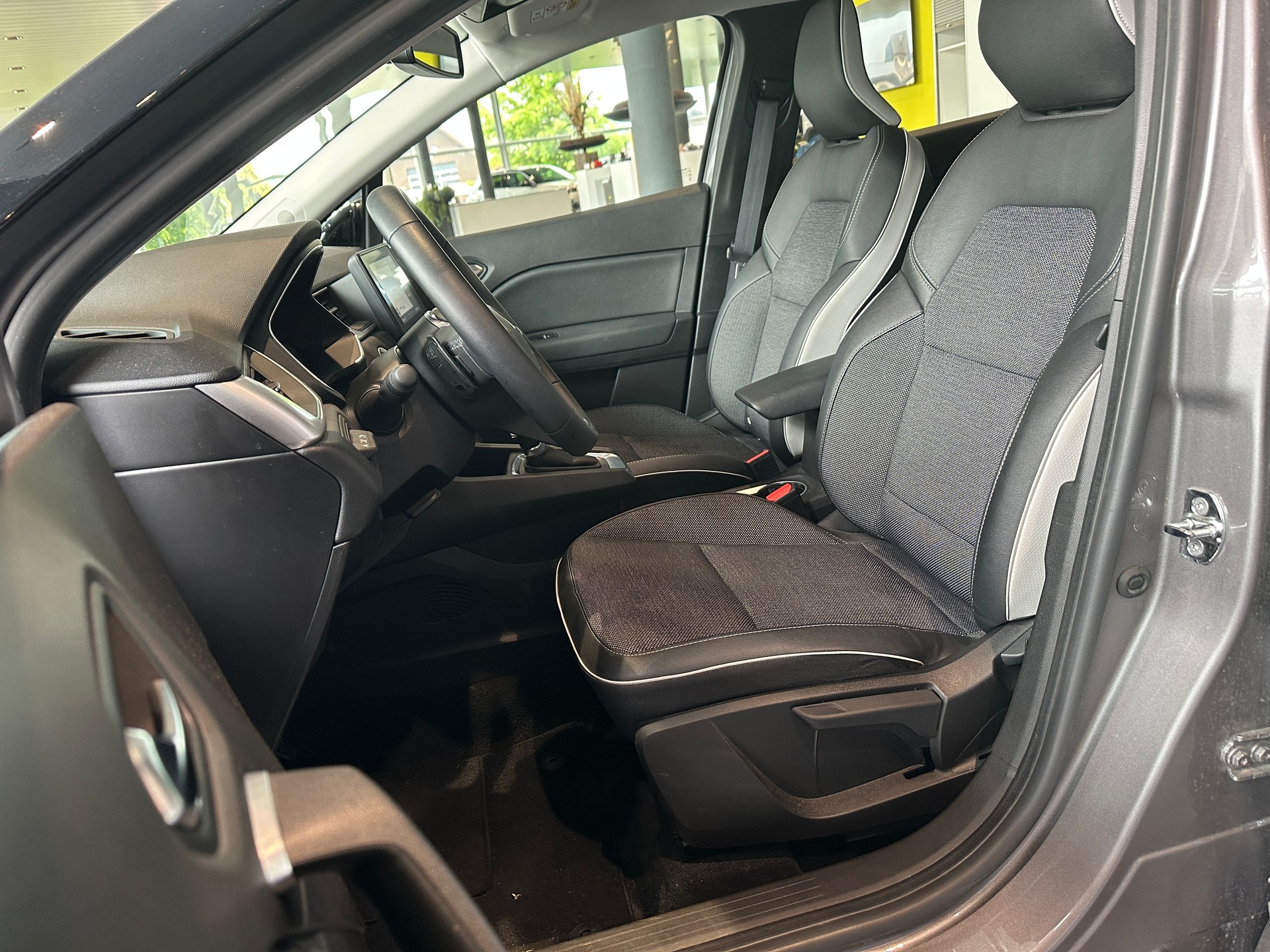 RENAULT Captur 1.3 TCe EDC Intens EDC-image-8