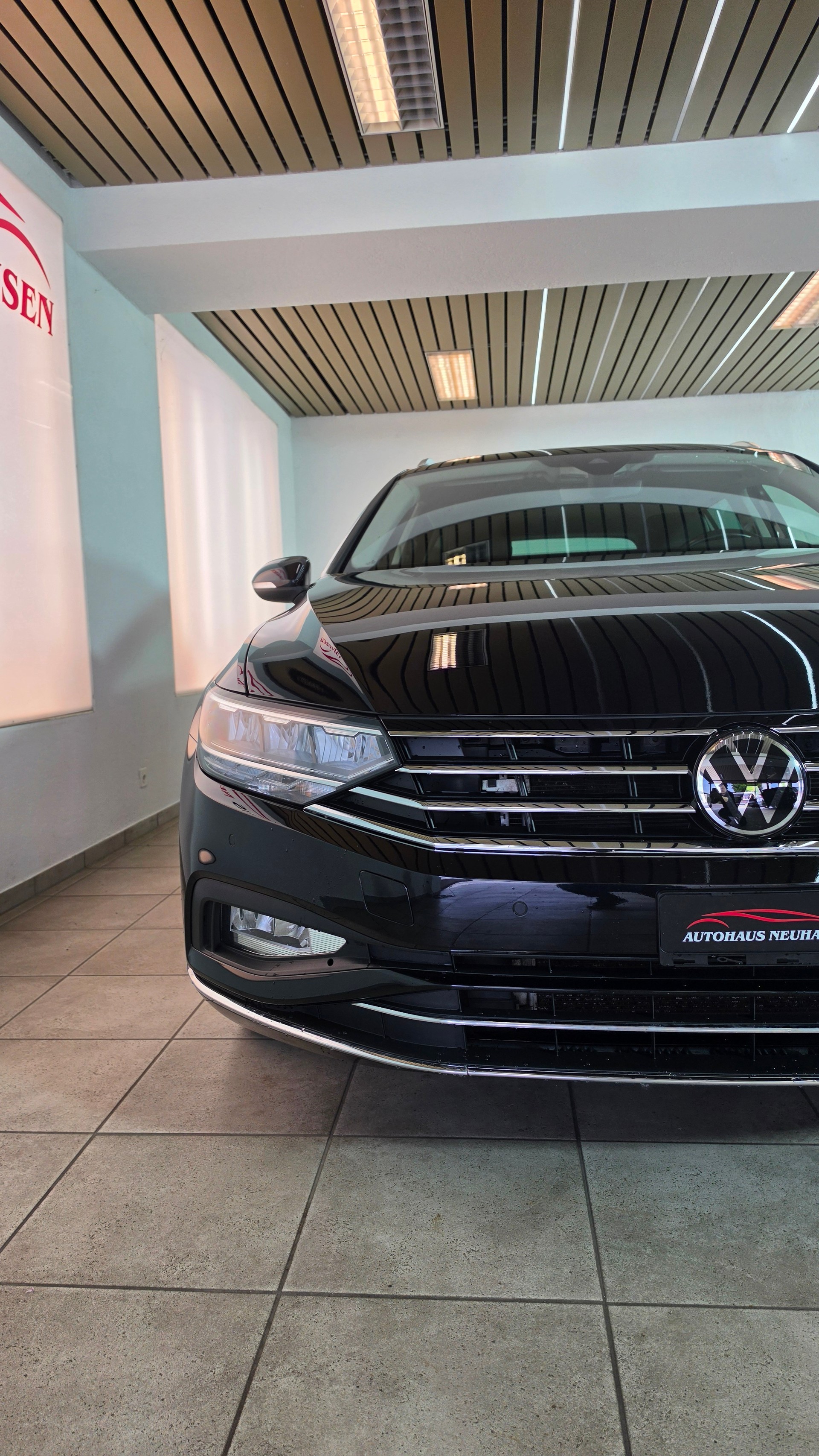 VW Passat 2.0 TDI BMT Elegance 4Motion DSG Frisch ab MFK Frisch Ab Service-showroom-element-3