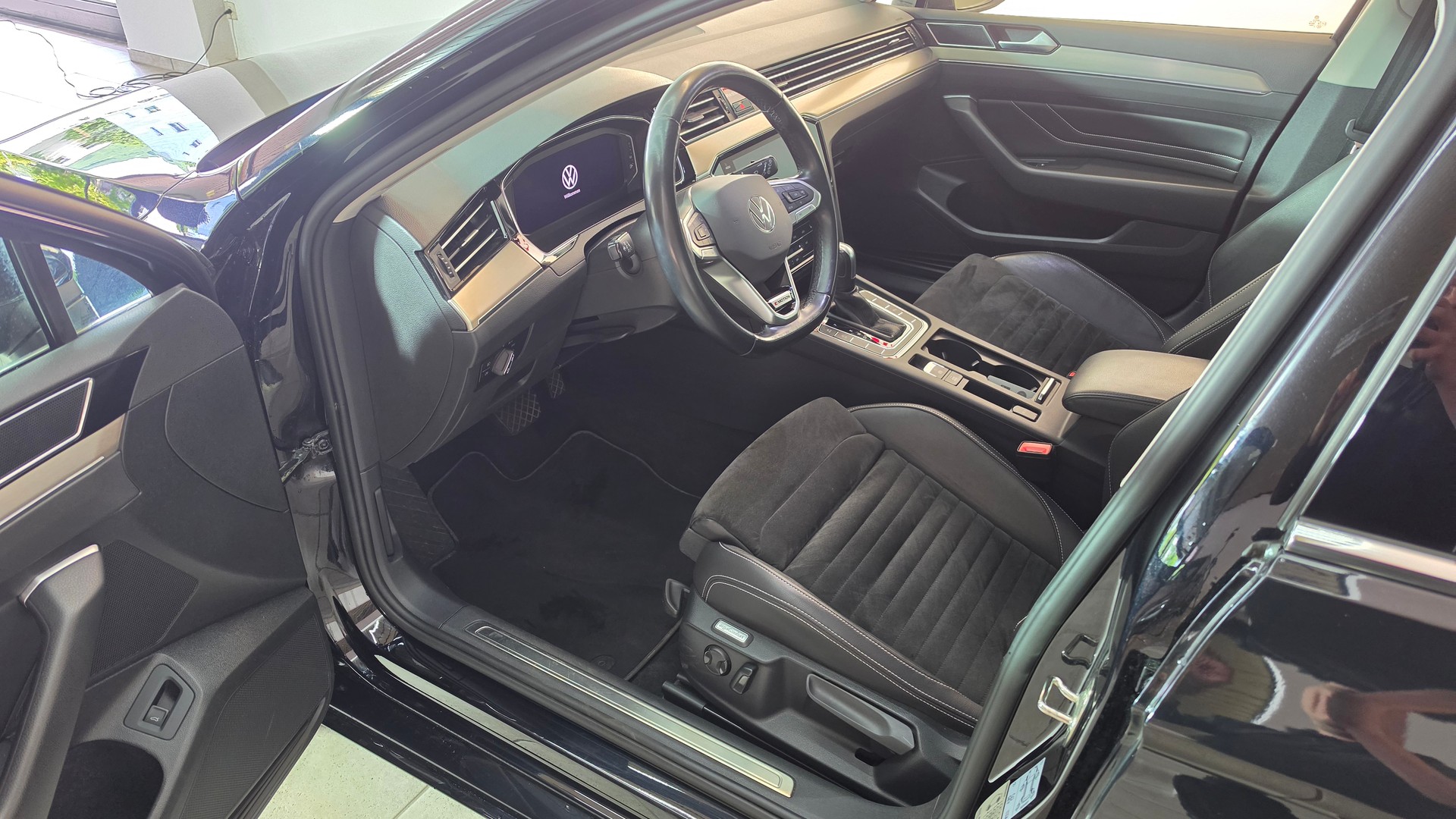VW Passat 2.0 TDI BMT Elegance 4Motion DSG Frisch ab MFK Frisch Ab Service-image-8