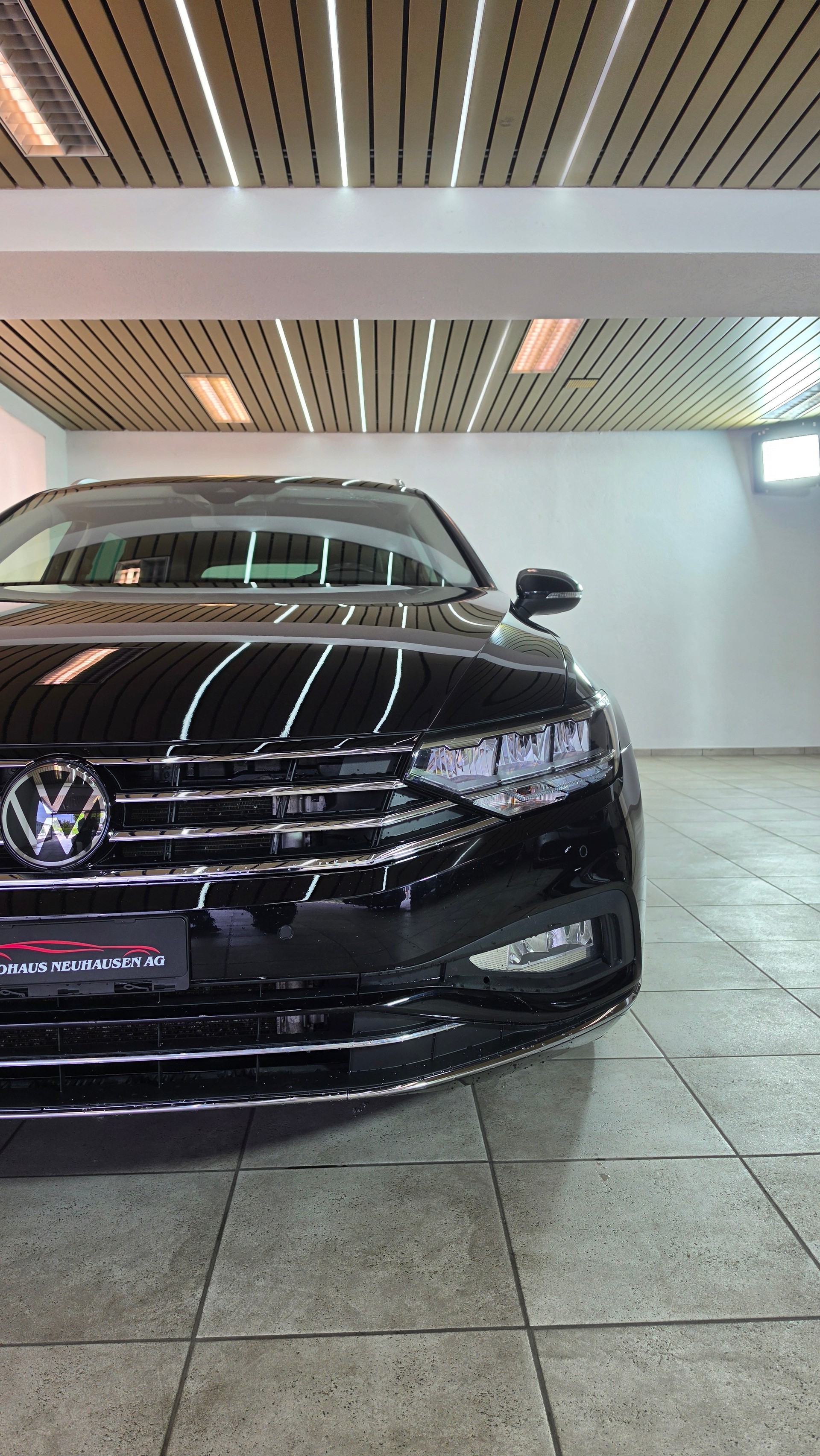 VW Passat 2.0 TDI BMT Elegance 4Motion DSG Frisch ab MFK Frisch Ab Service-showroom-element-2