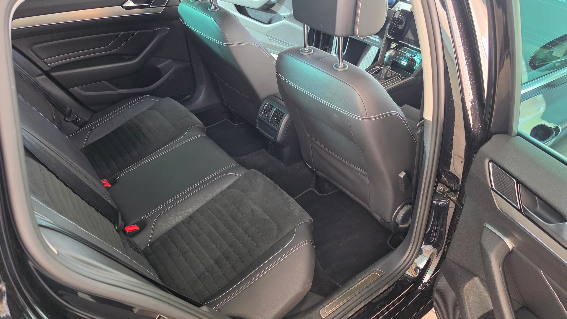 VW Passat 2.0 TDI BMT Elegance 4Motion DSG Frisch ab MFK Frisch Ab Service-image-10