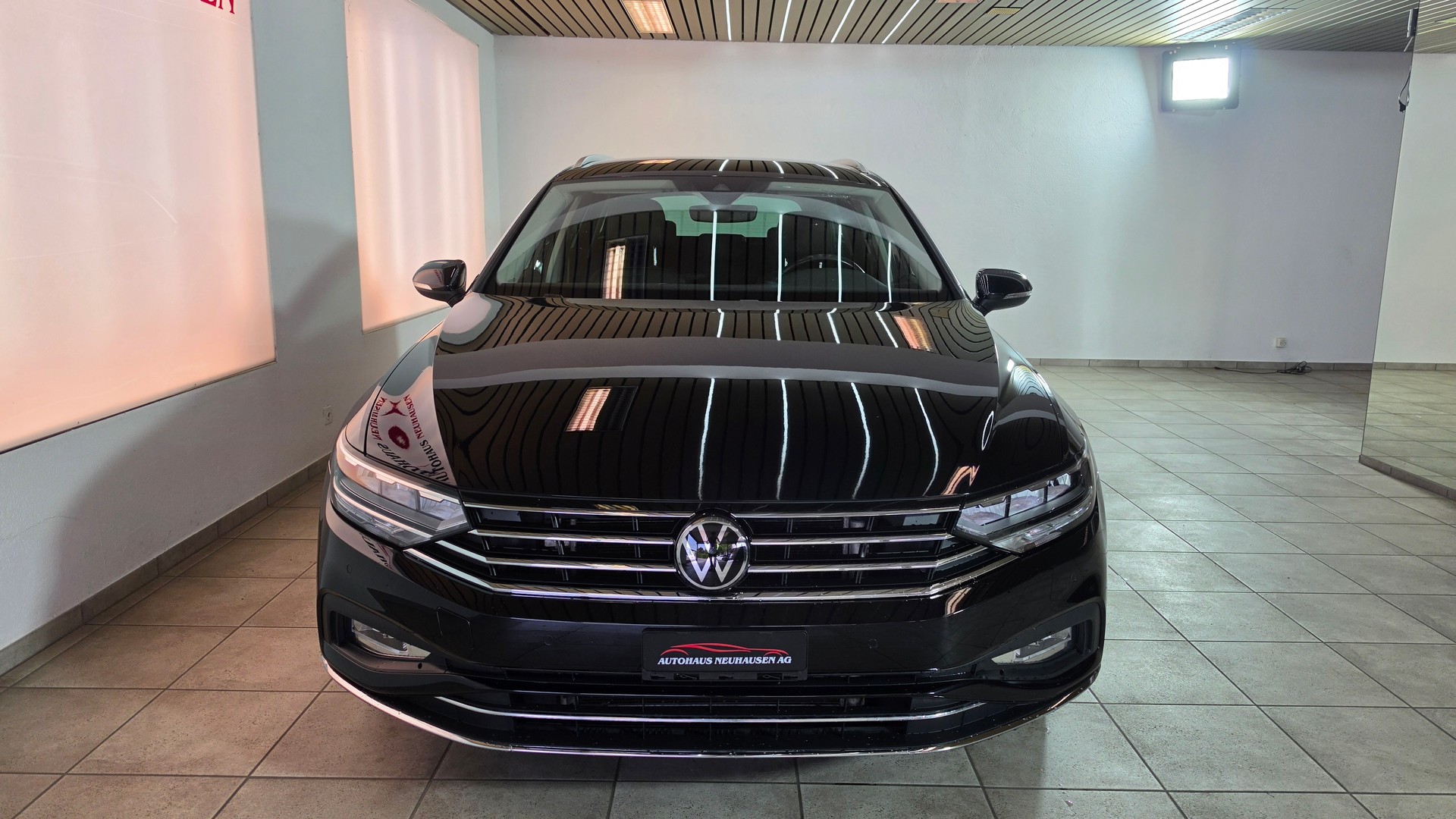 VW Passat 2.0 TDI BMT Elegance 4Motion DSG Frisch ab MFK Frisch Ab Service-showroom-element-1