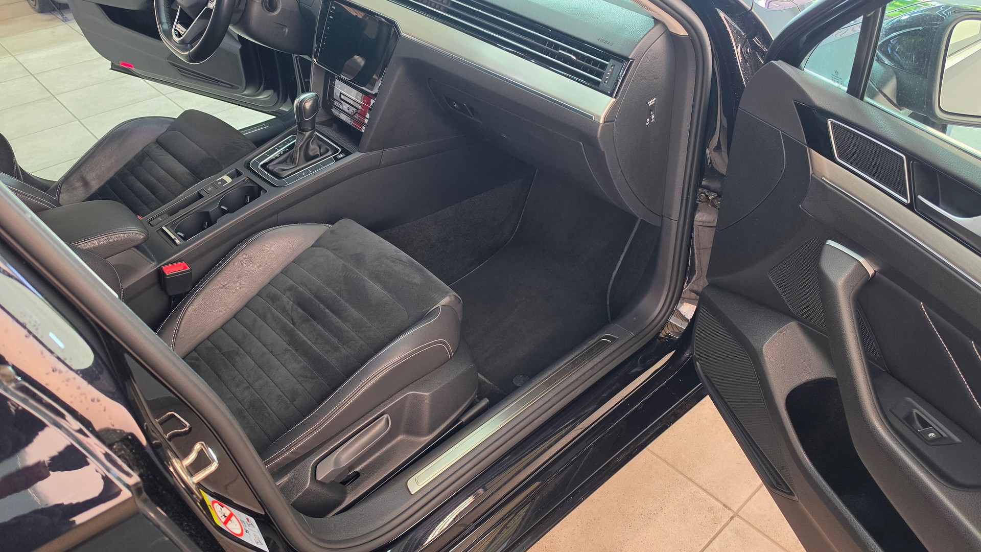 VW Passat 2.0 TDI BMT Elegance 4Motion DSG Frisch ab MFK Frisch Ab Service-image-9