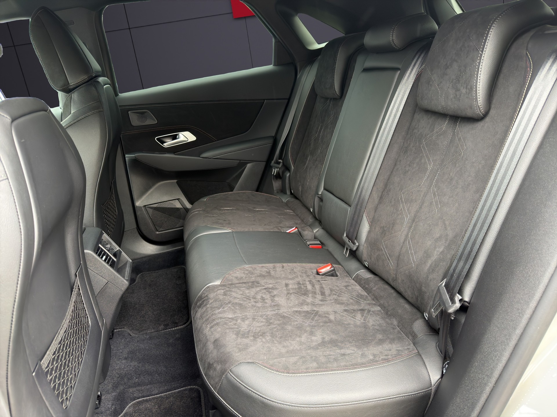 DS AUTOMOBILES DS7 1.5 BlueHDi Pallas-image-6