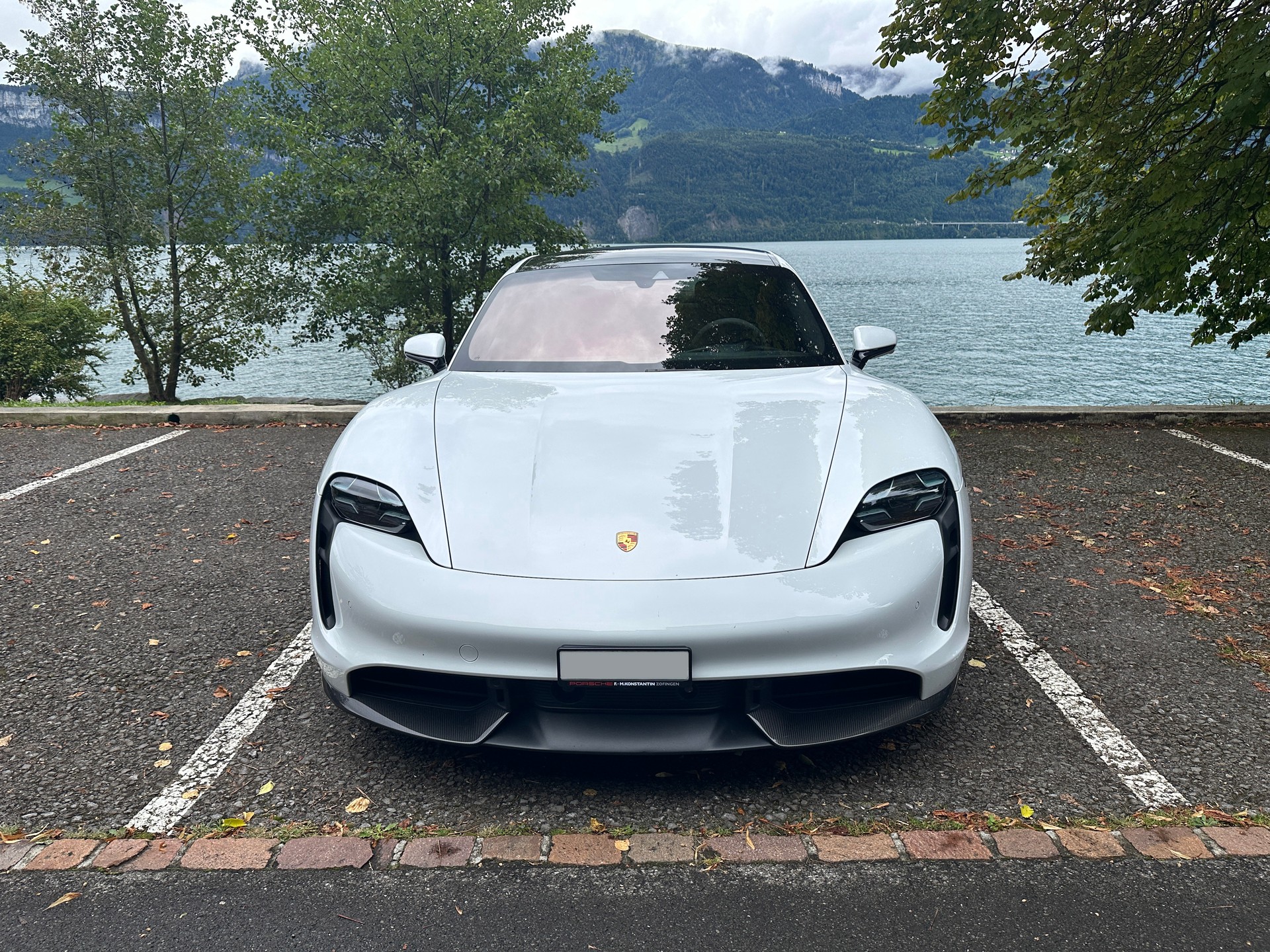 PORSCHE Taycan Turbo S-image-14
