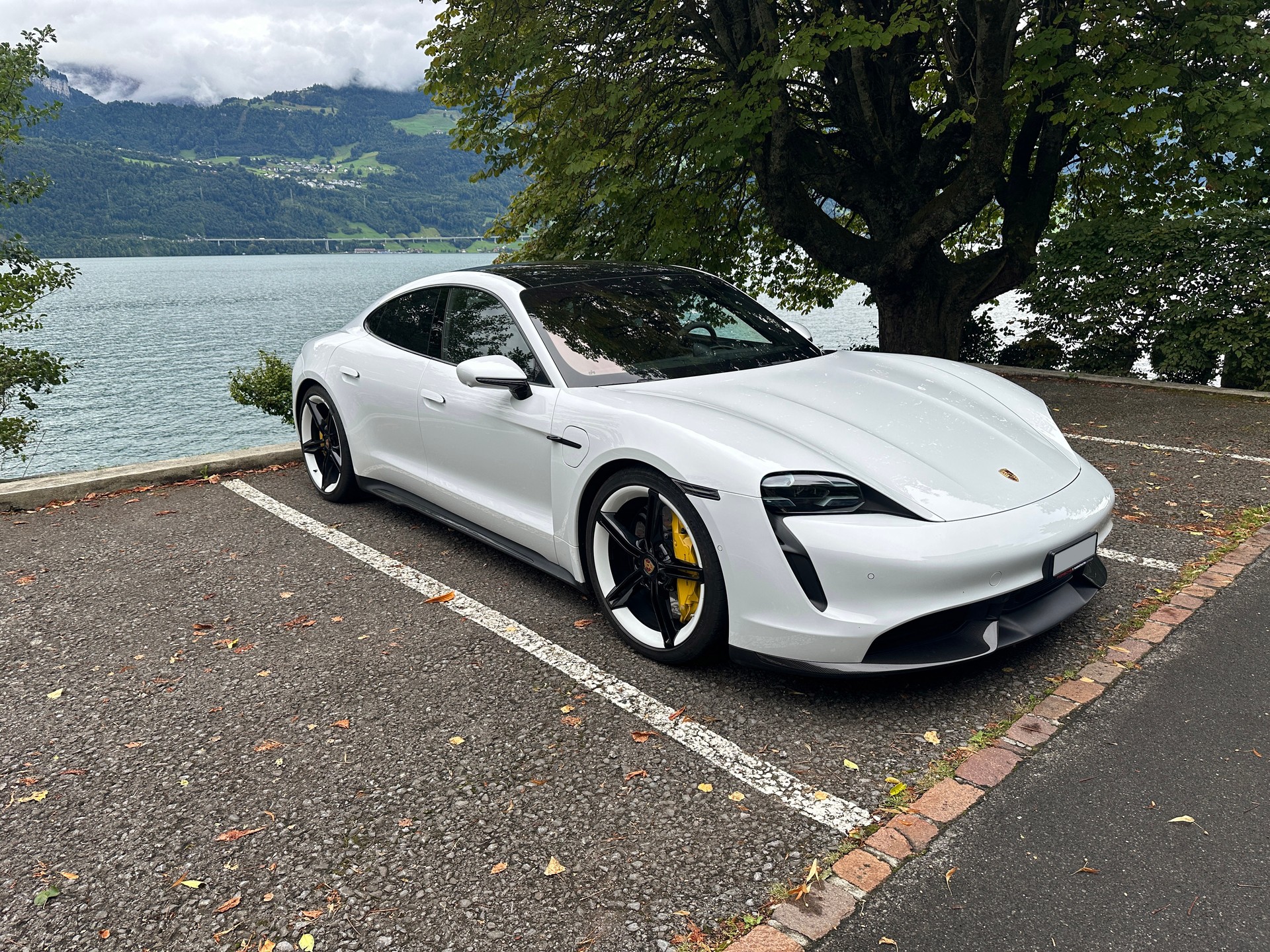 PORSCHE Taycan Turbo S-image-13