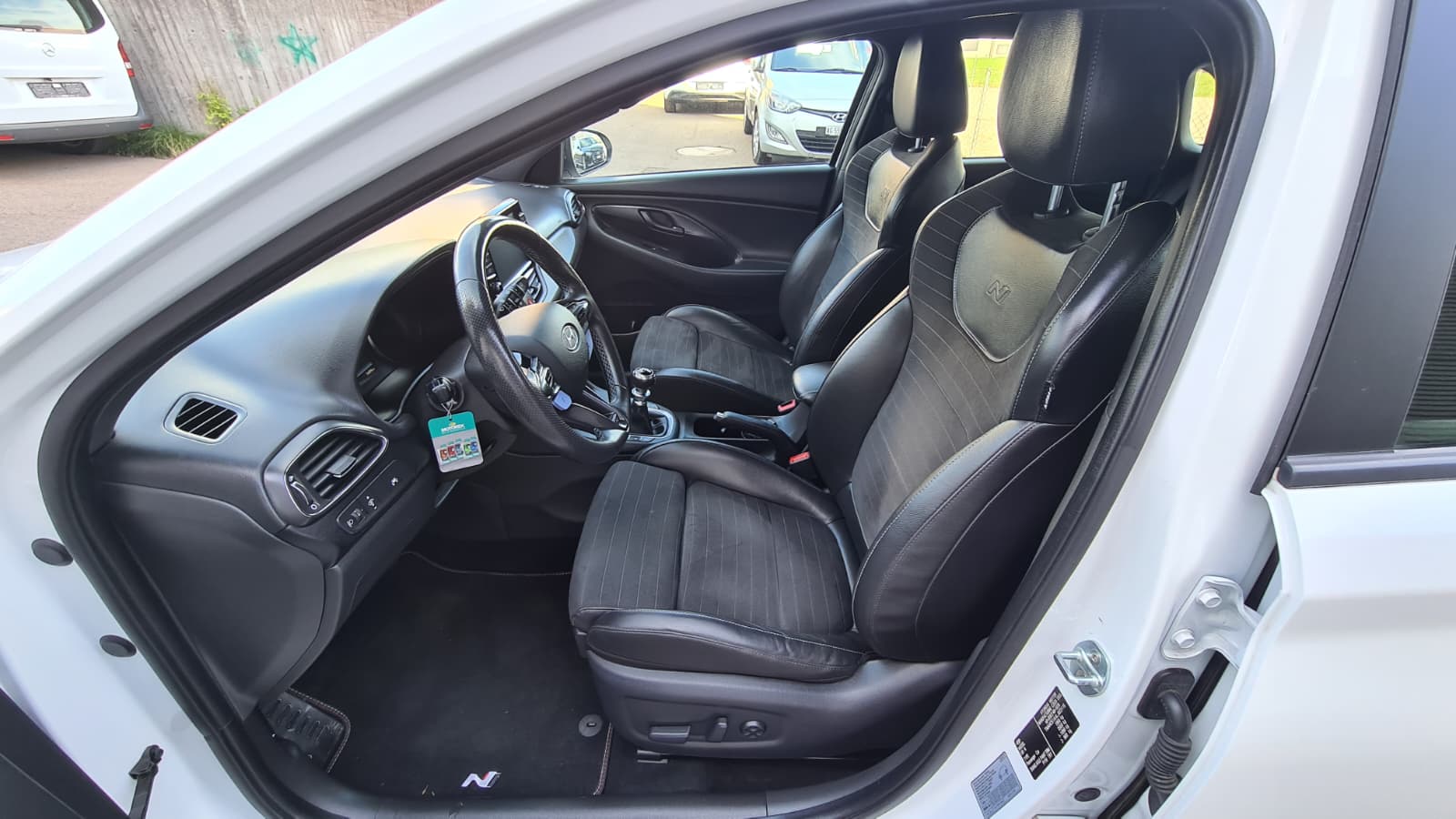 HYUNDAI i30 N 2.0 T-GDi ** Teil-Leder ** Gr-Navi ** RF-Kamera ** Sitzmemory ** Lenkrad-Heizung ** Frisch Ab MFK & Service **-image-17