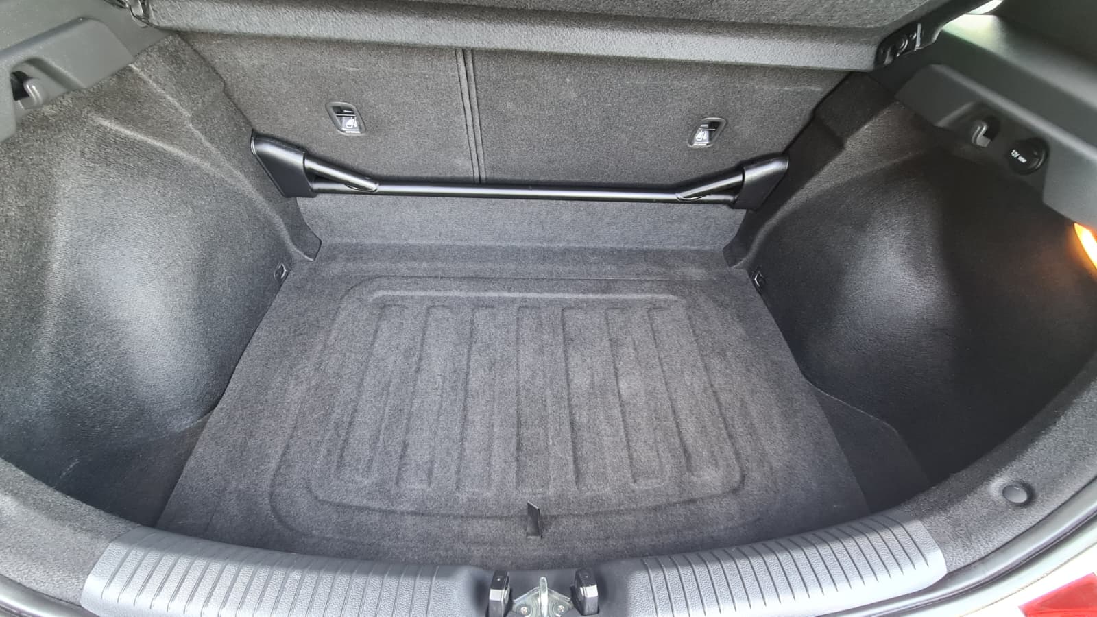 HYUNDAI i30 N 2.0 T-GDi ** Teil-Leder ** Gr-Navi ** RF-Kamera ** Sitzmemory ** Lenkrad-Heizung ** Frisch Ab MFK & Service **-image-10