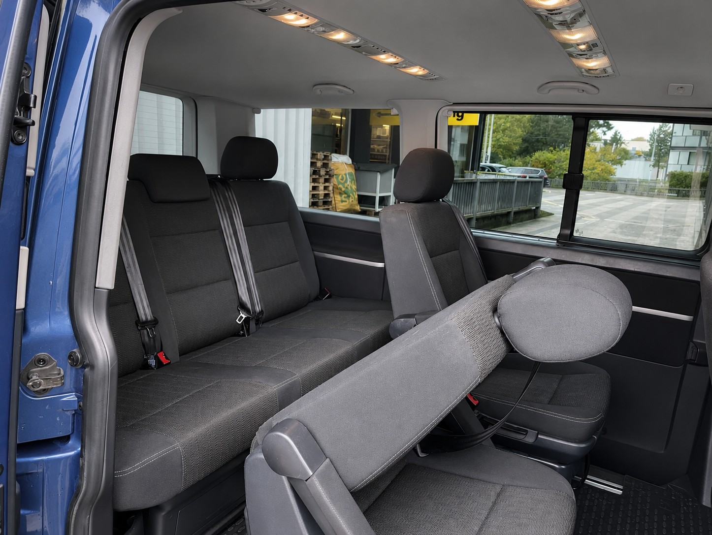 VW T6 Multivan 2.0 TDI 204 Comfortline DSG 4m-image-8
