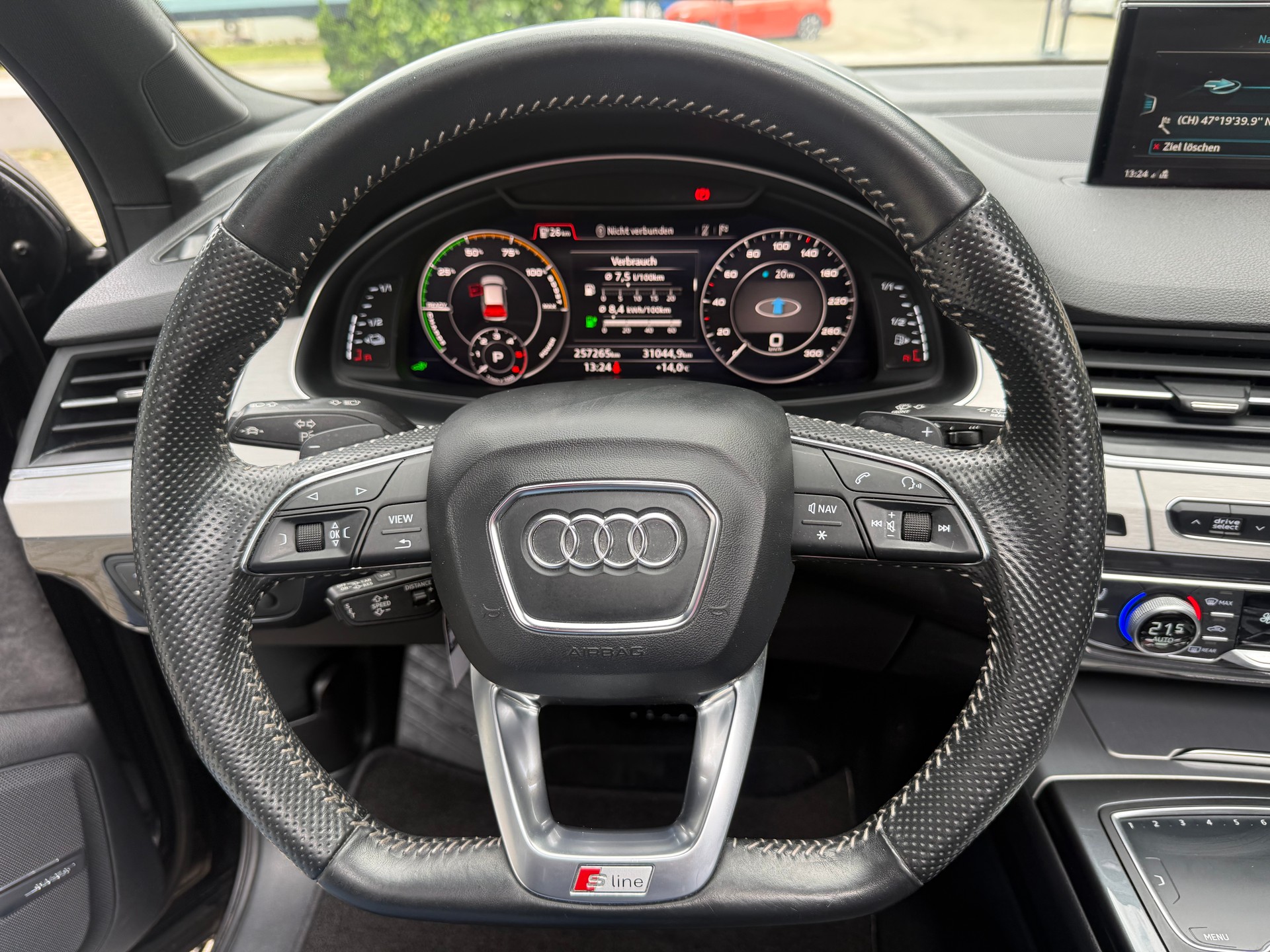 AUDI Q7 e-tron 3.0 TDI quattro tiptronic-image-7