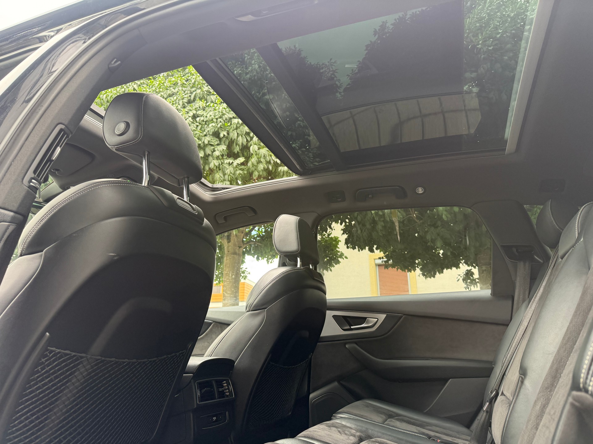 AUDI Q7 e-tron 3.0 TDI quattro tiptronic-image-10