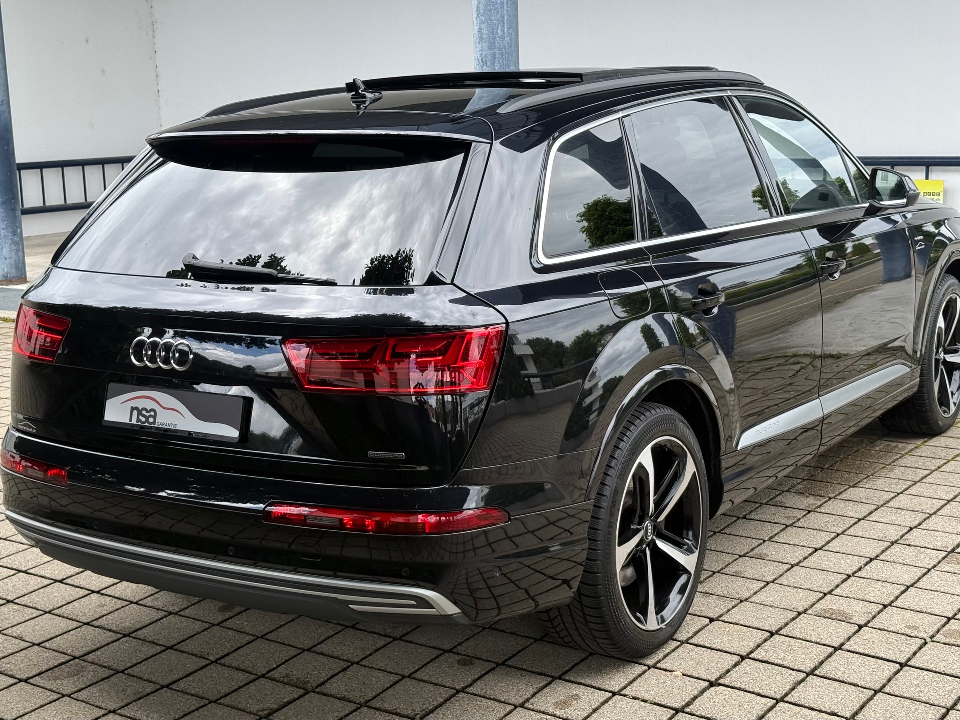 AUDI Q7 e-tron 3.0 TDI quattro tiptronic-image-5