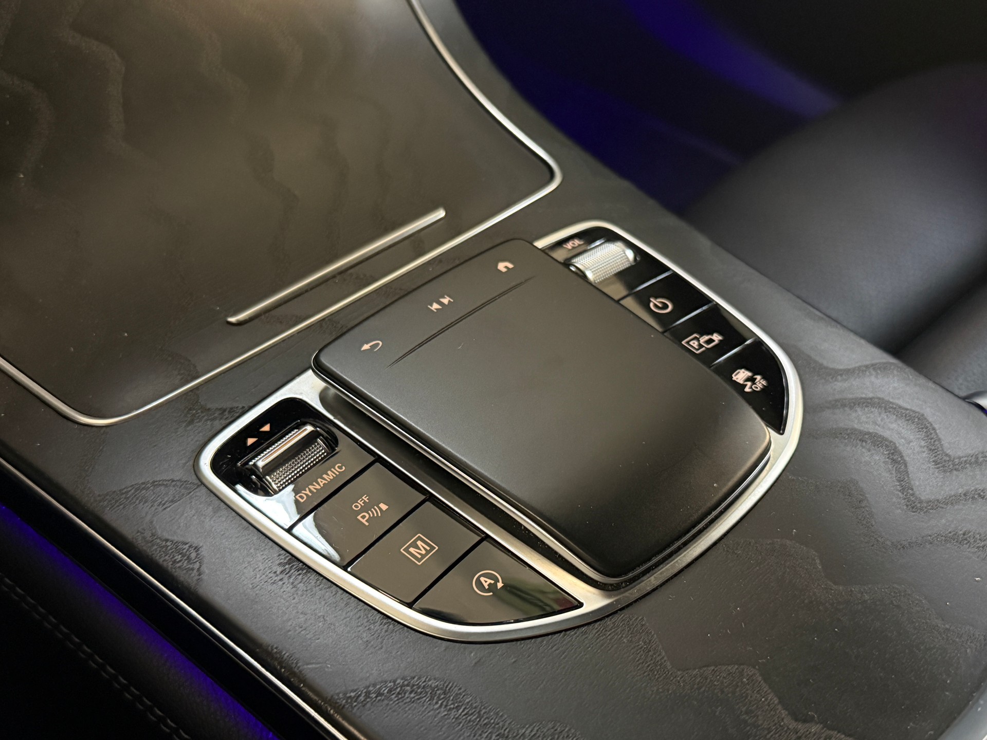 MERCEDES-BENZ GLC Coupé 220 d AMG Line 4Matic 9G-Tronic-image-11